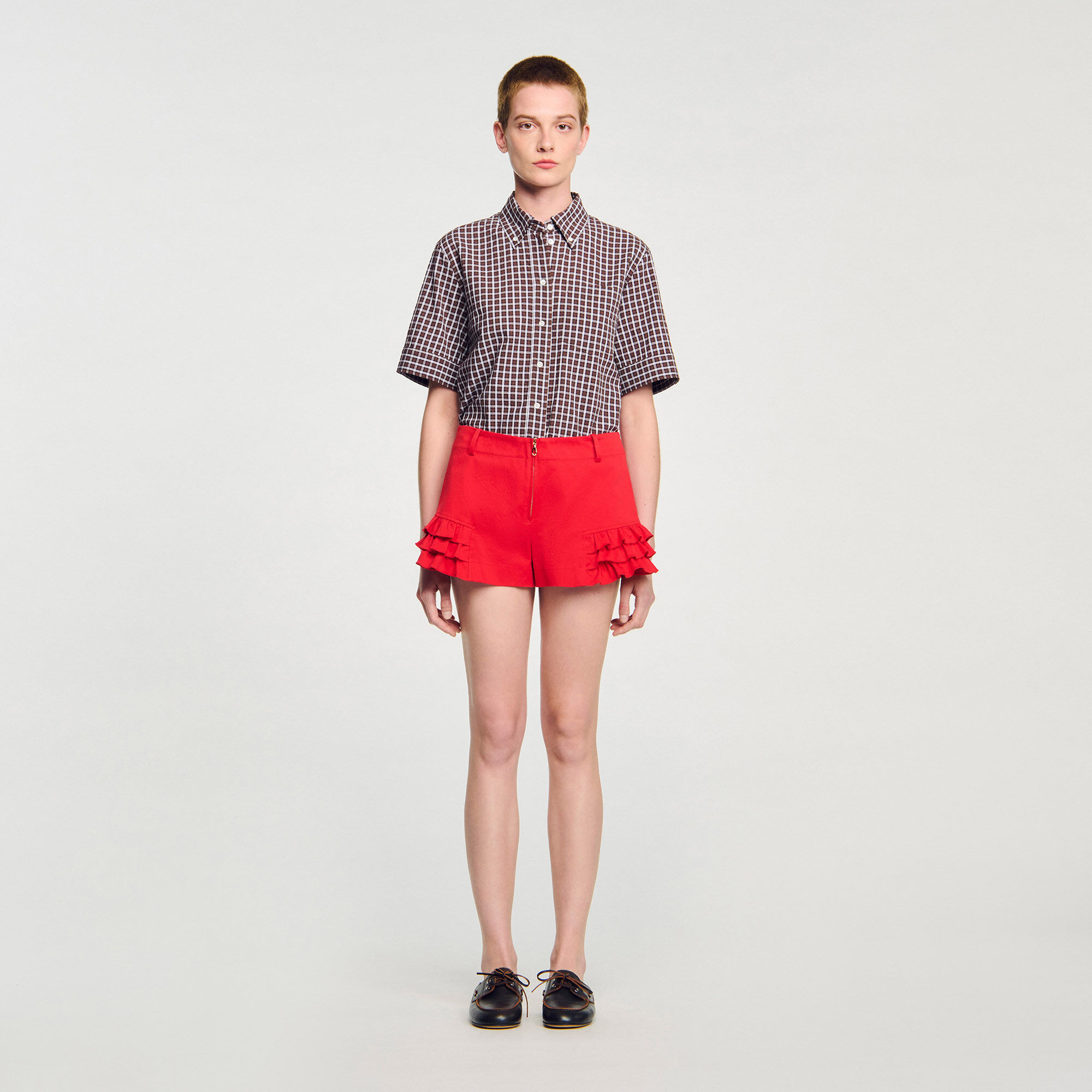 Pantalón corto con volantes