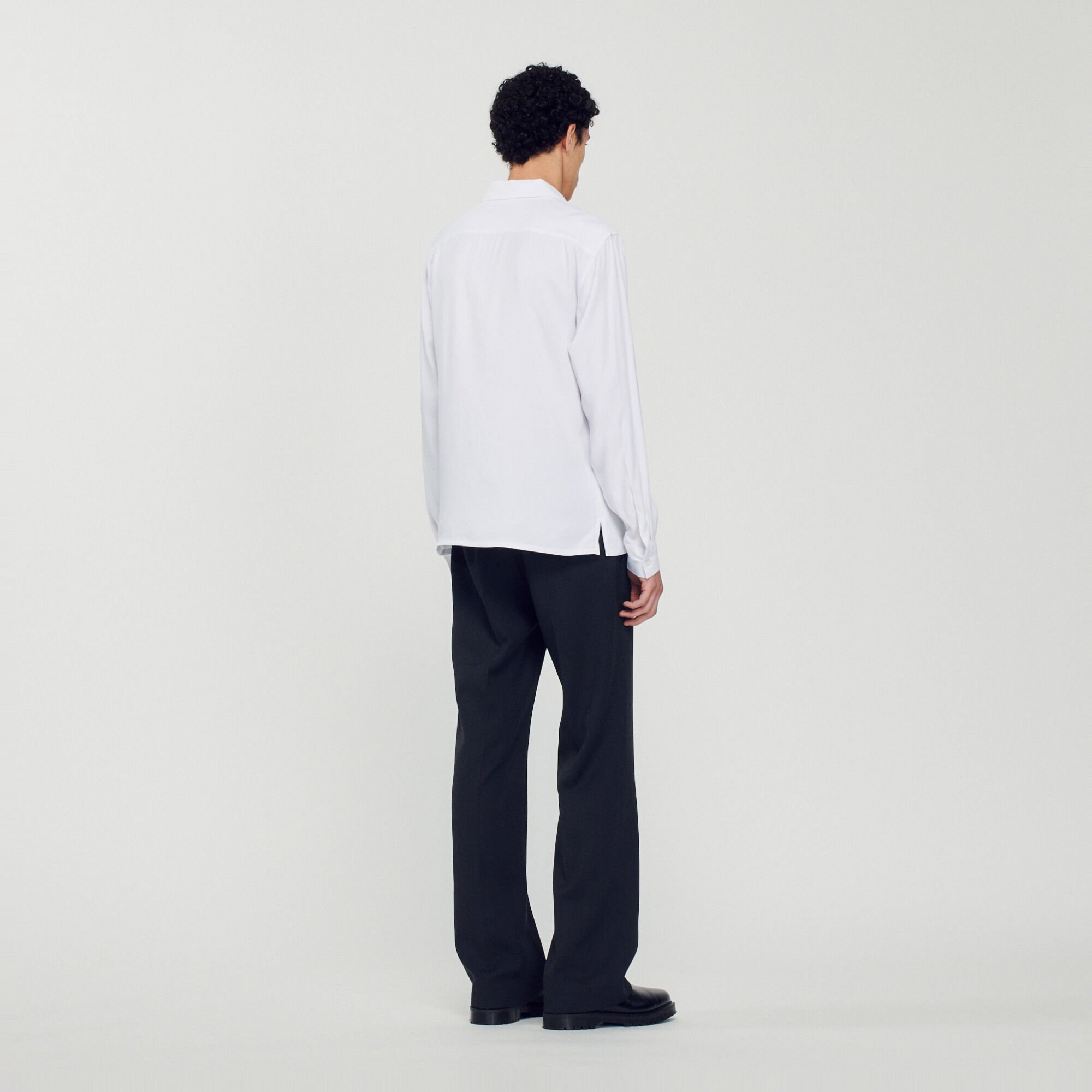 Camisa fluida de cuello estilo tiburón