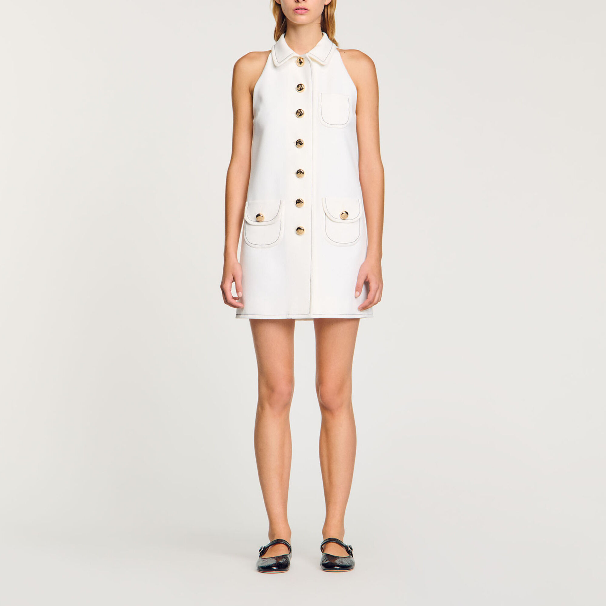Vestido corto con cuello beb&eacute;