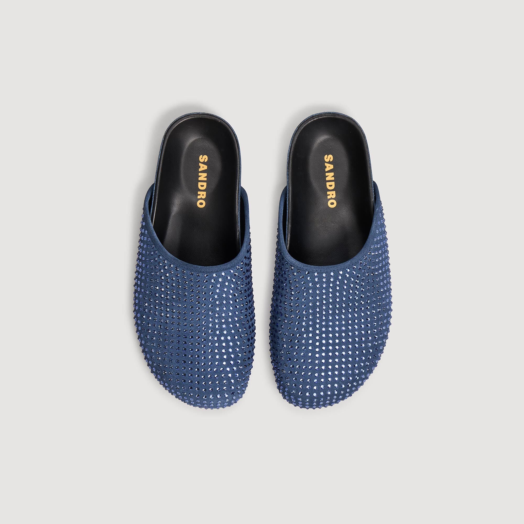 Zapatos destalonados con strass