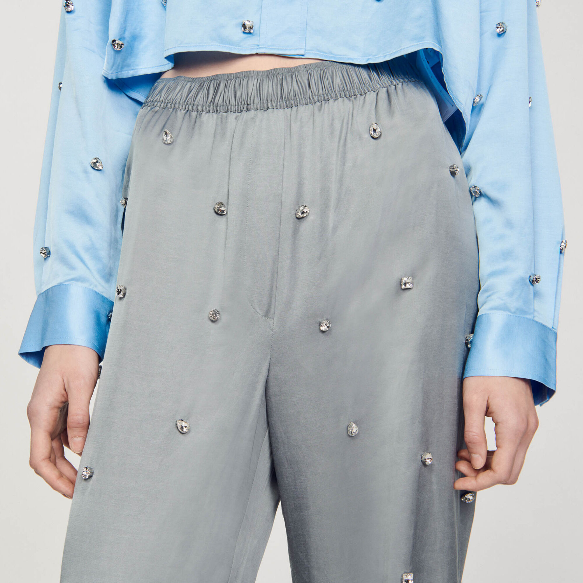 Pantalón de lino con detalle de strass