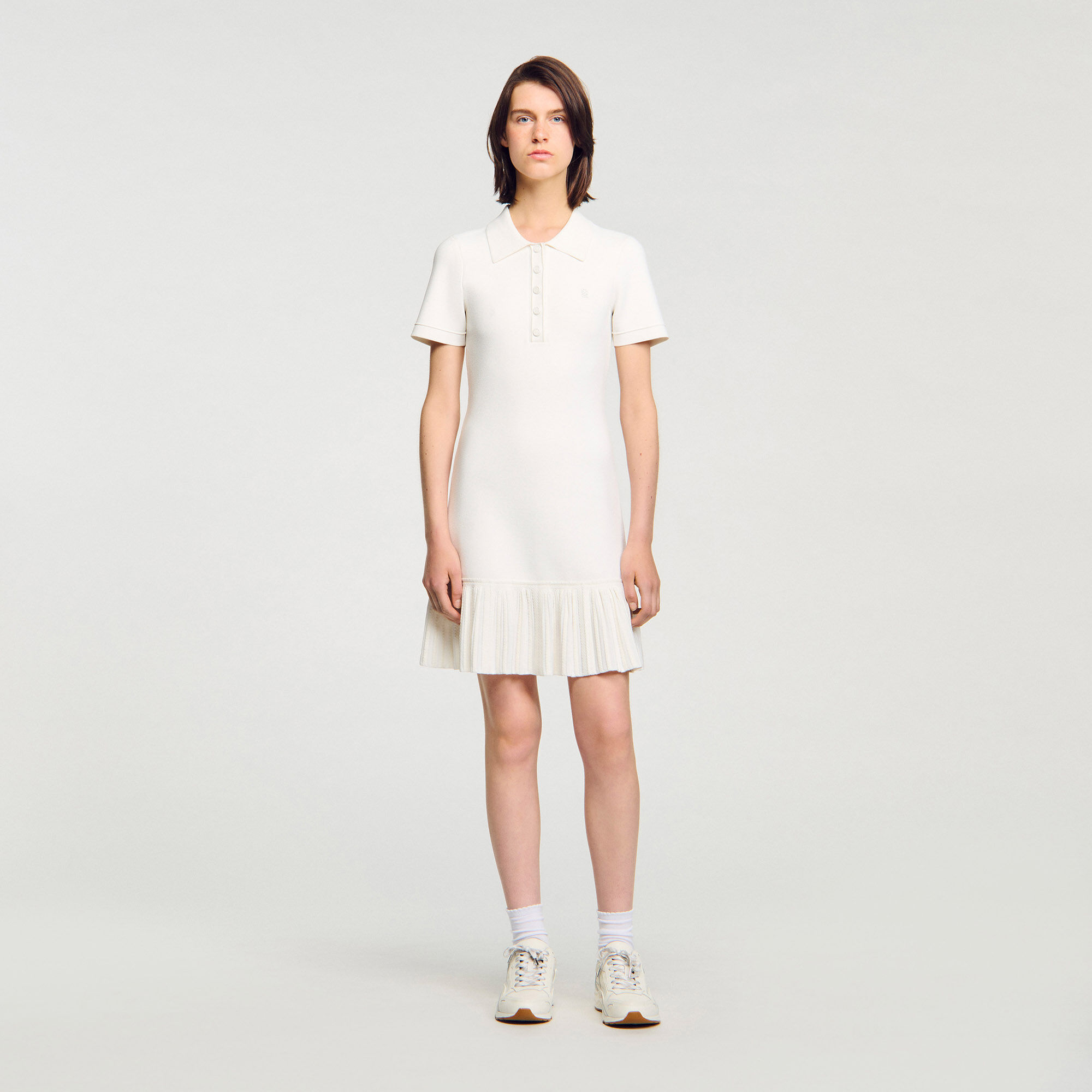 Vestido corto con cuello polo