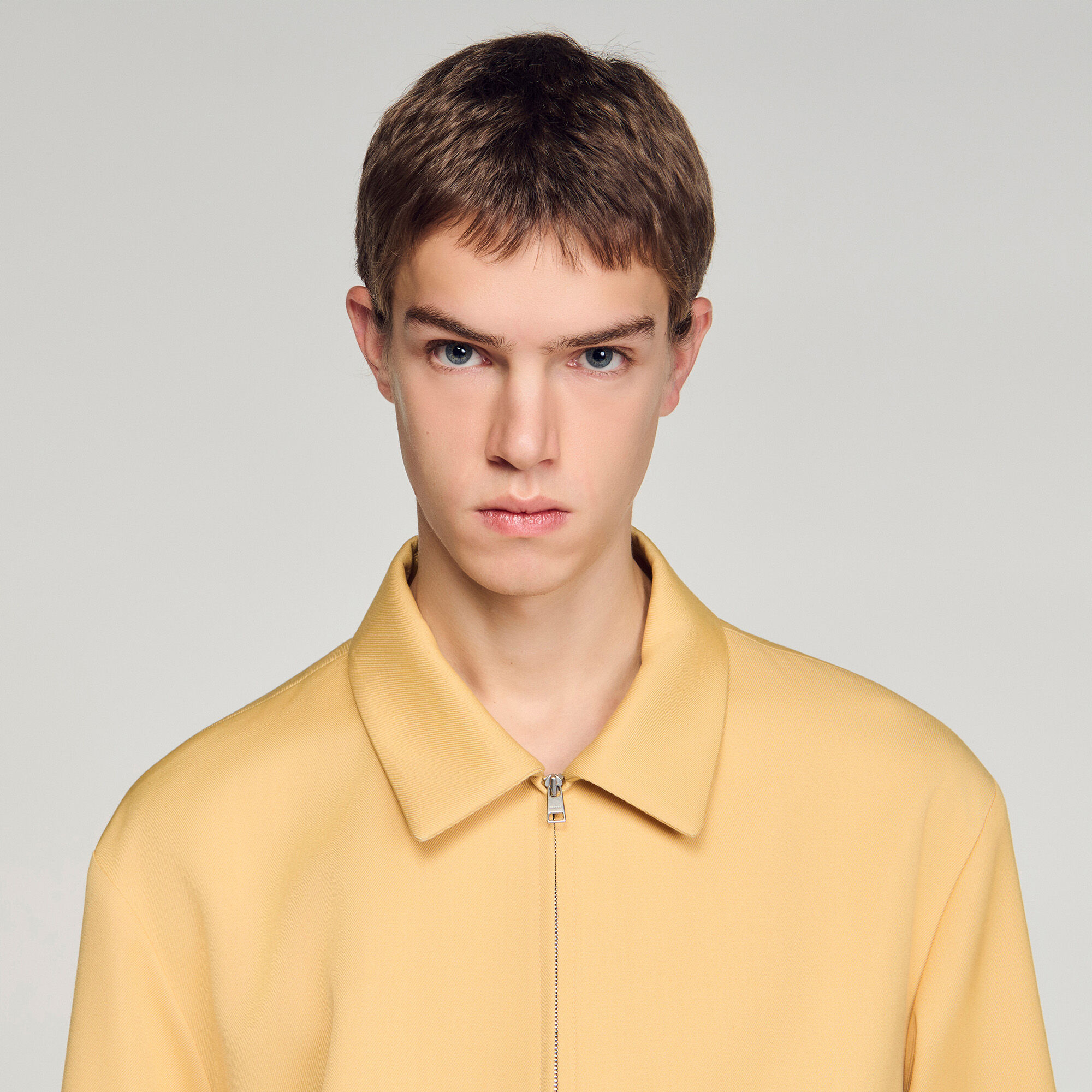 Cazadora con cremallera