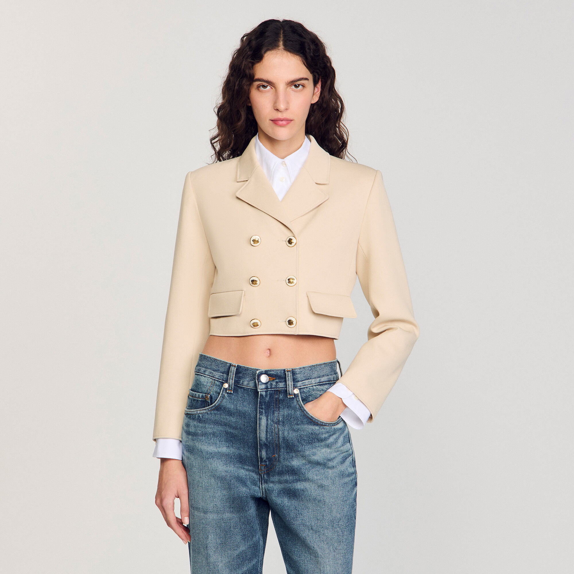 Chaqueta corta con botones