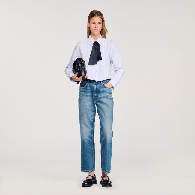 Camisa corta con corbata extraíble