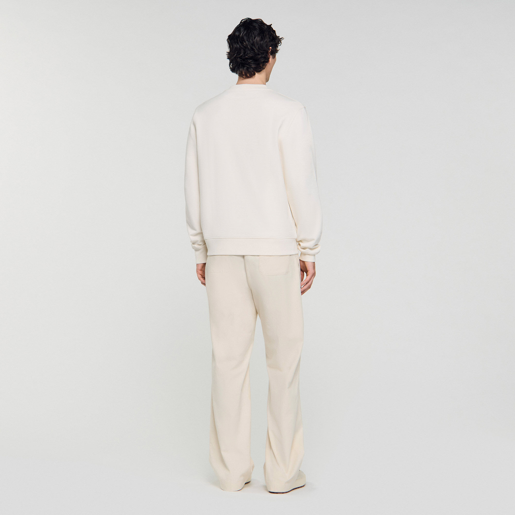 Sudadera oversize con parche de cuero