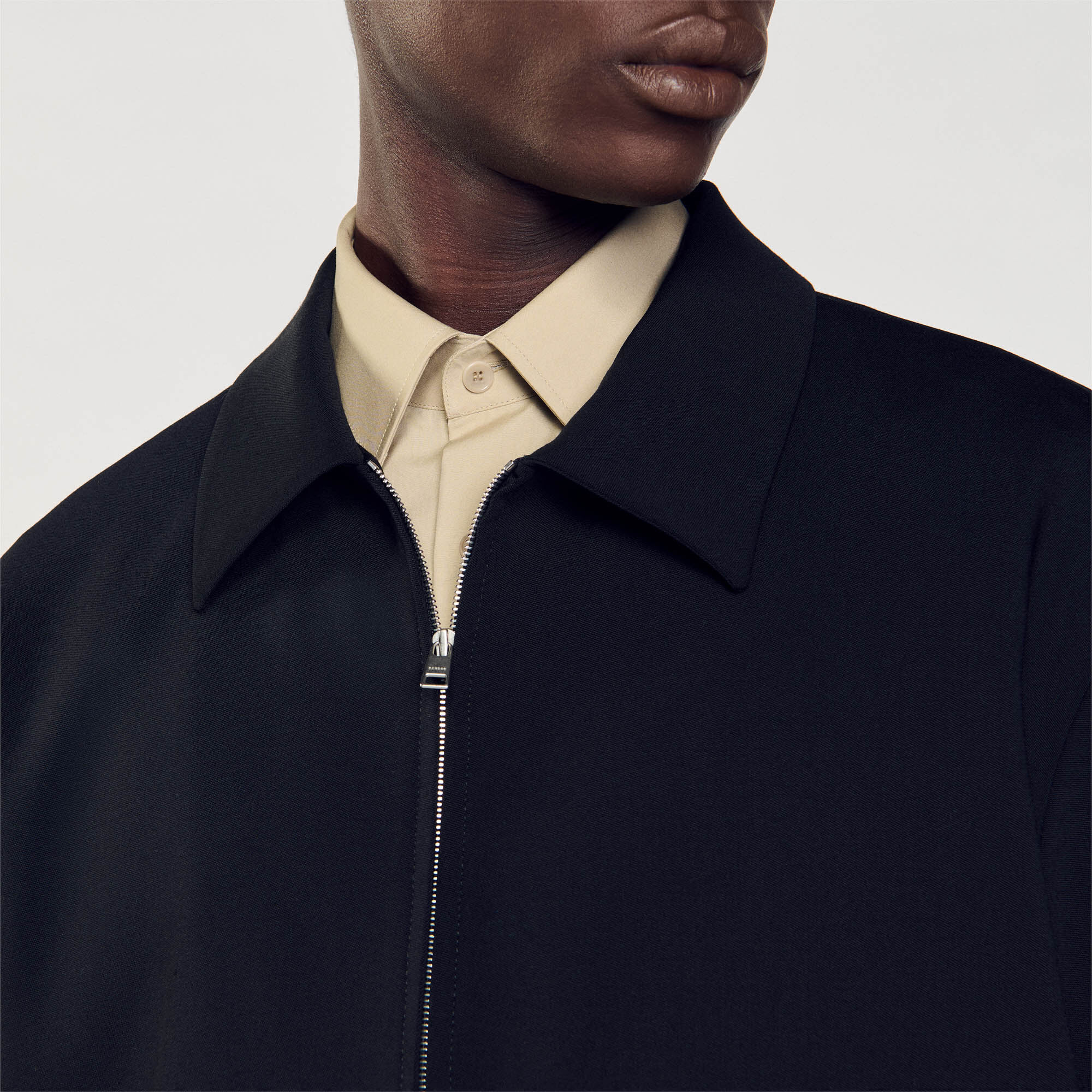 Cazadora con cremallera