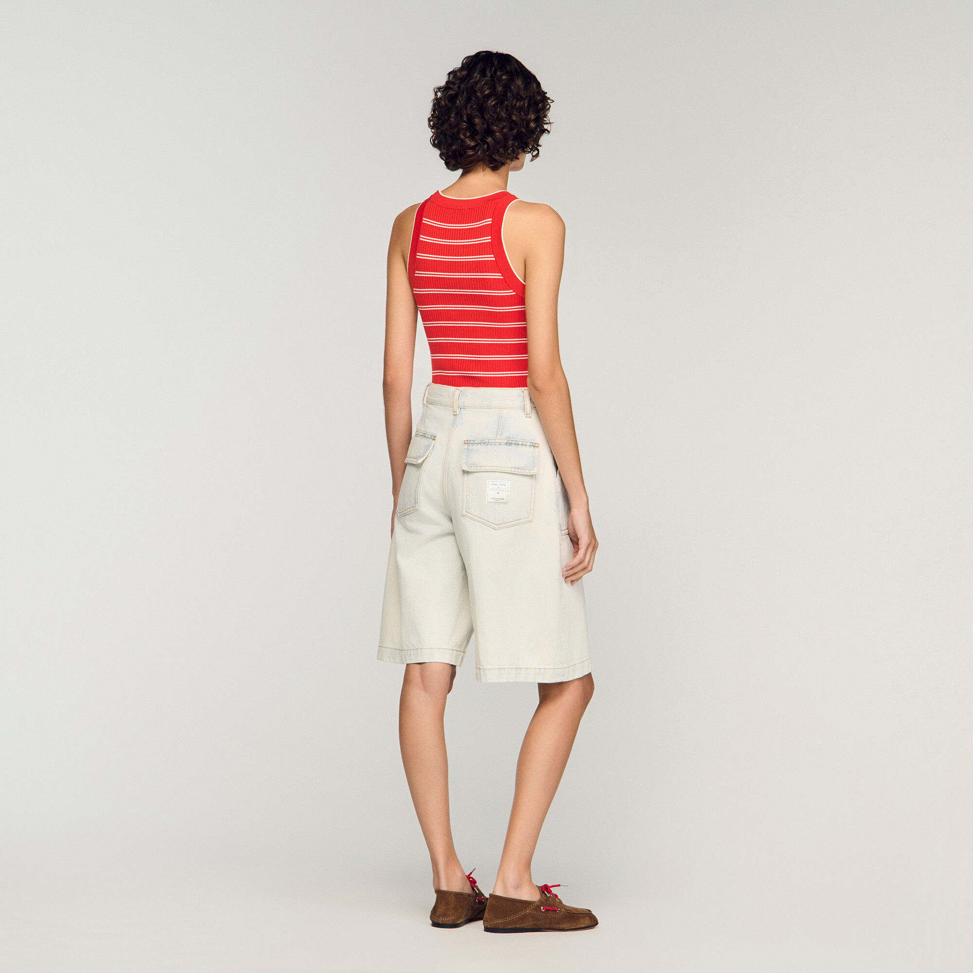 Bermudas vaqueras deste&ntilde;idas