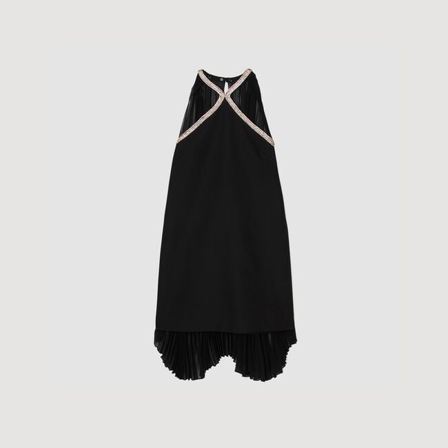 Vestido corto con capa adornada