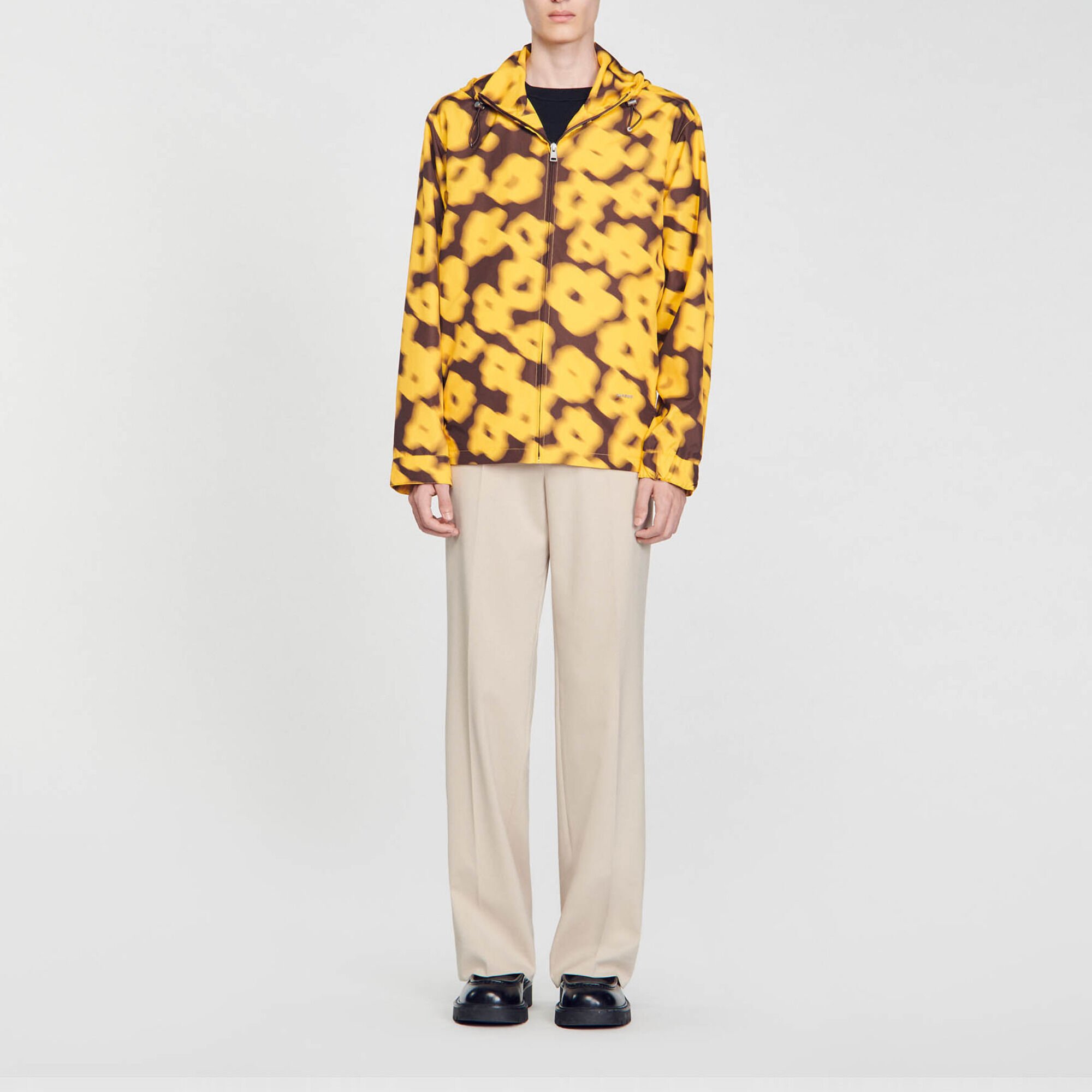 Cazadora con estampado de flores