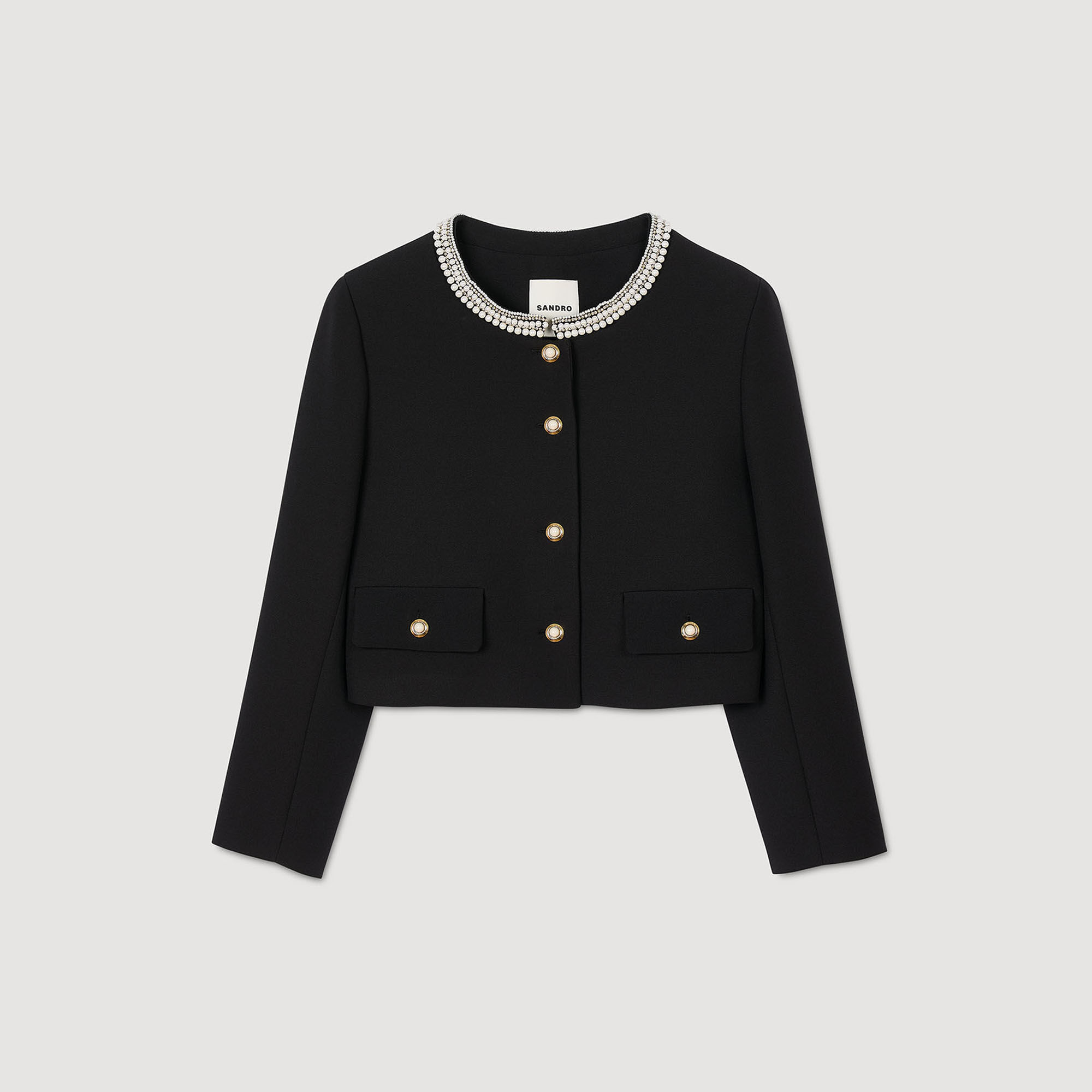 Chaqueta con cuello de pedrería