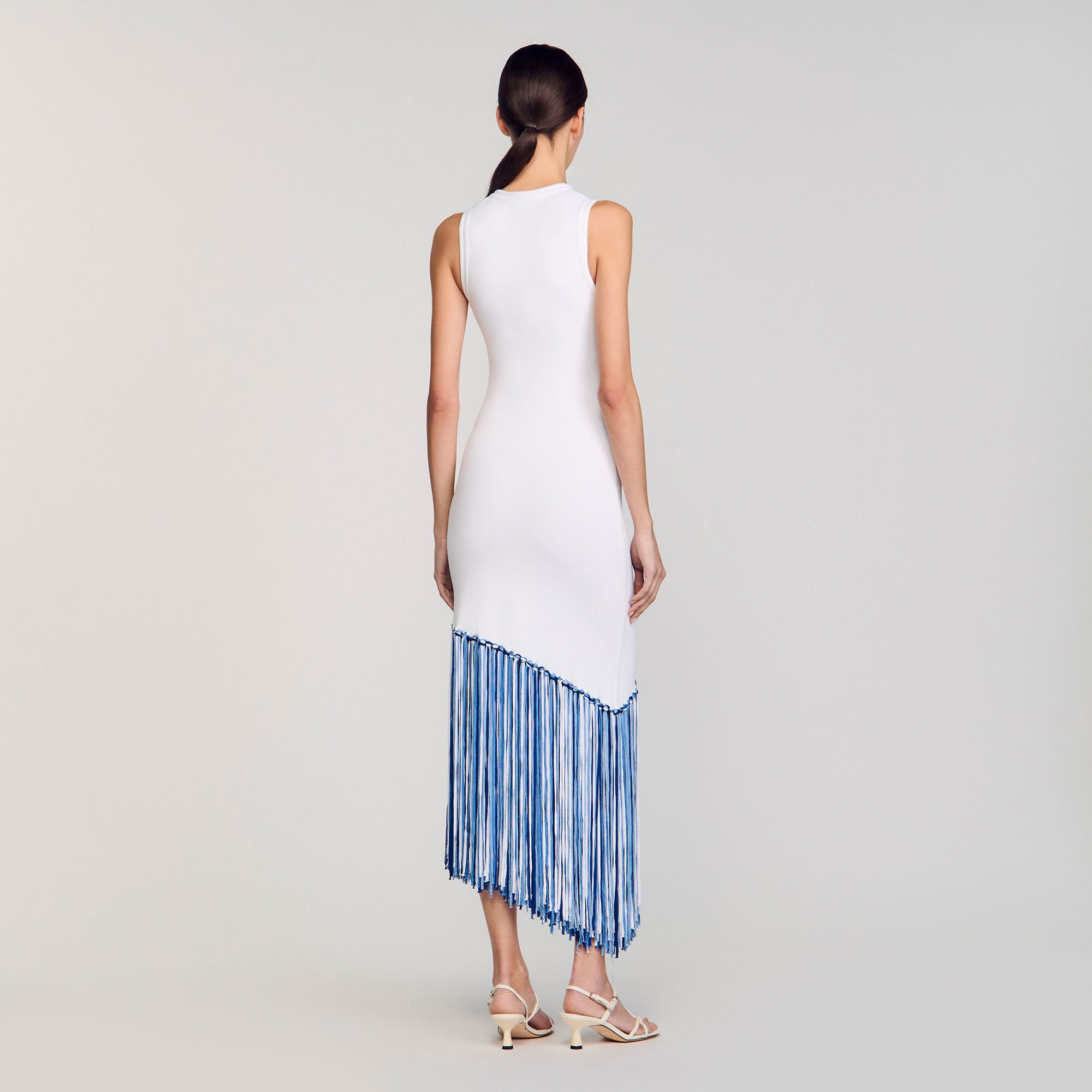 Vestido largo con flecos