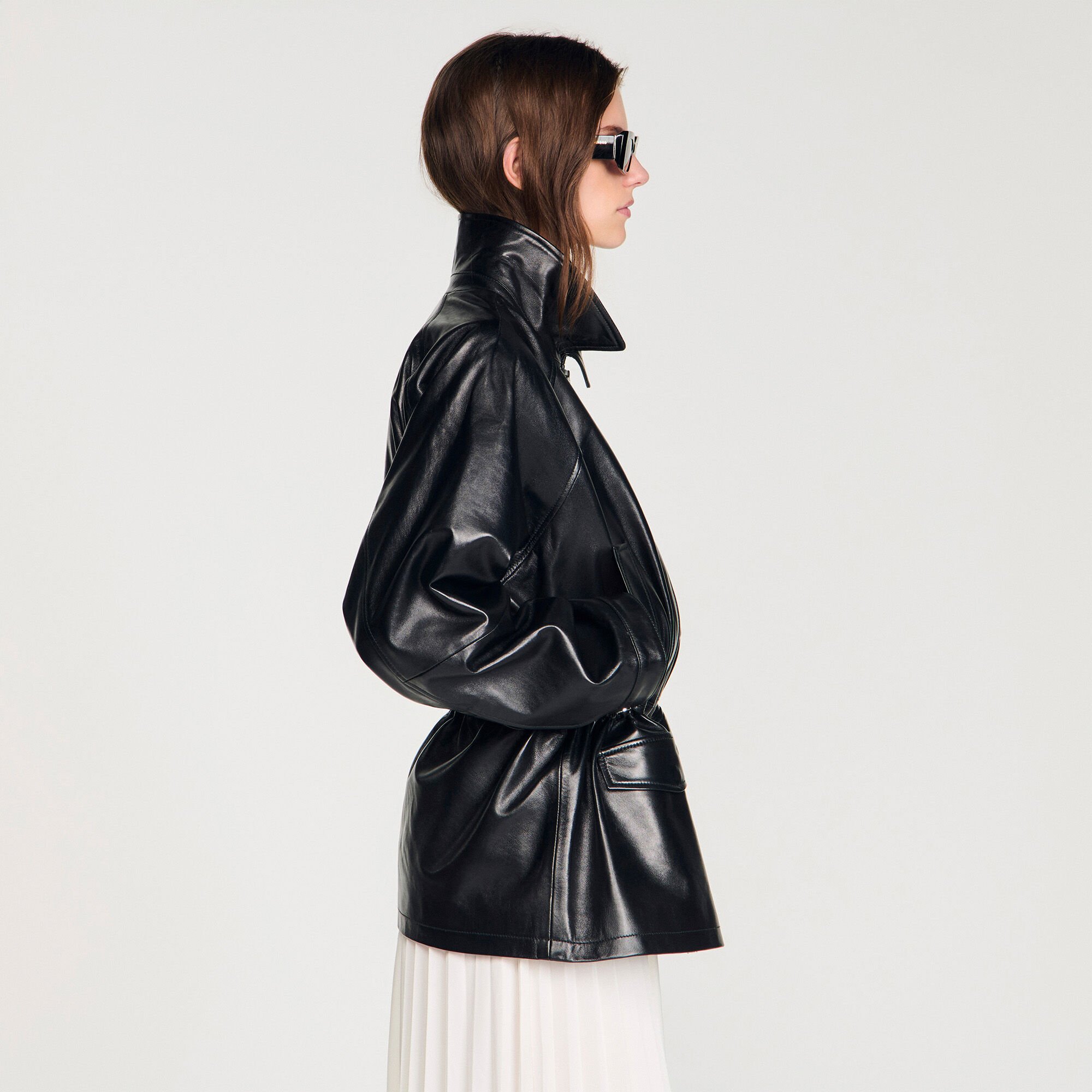 Cazadora de cuero liso