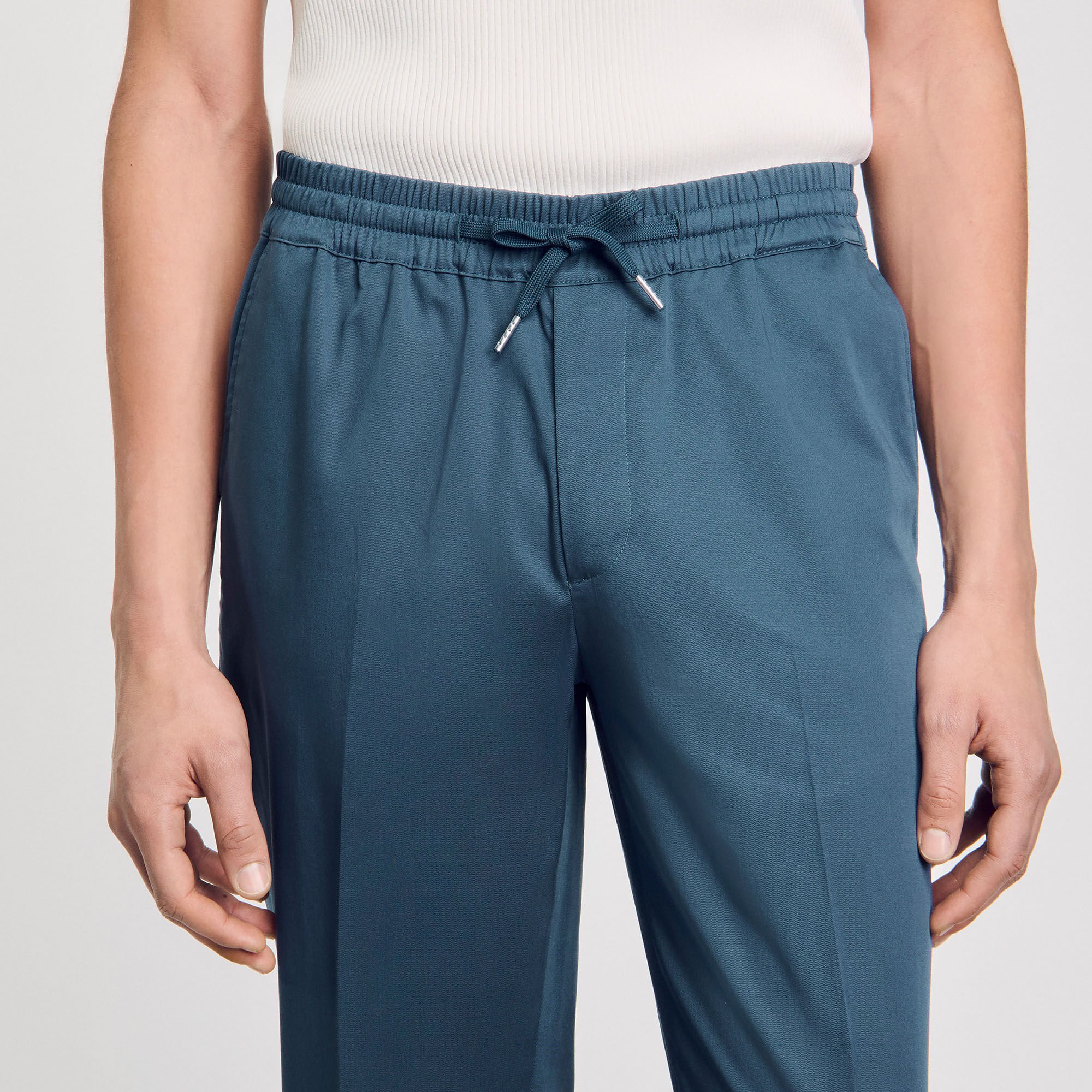 Pantalón recto elástico