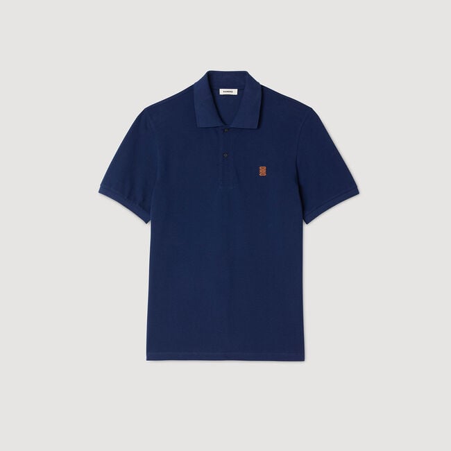 Polo con logotipo de cuero