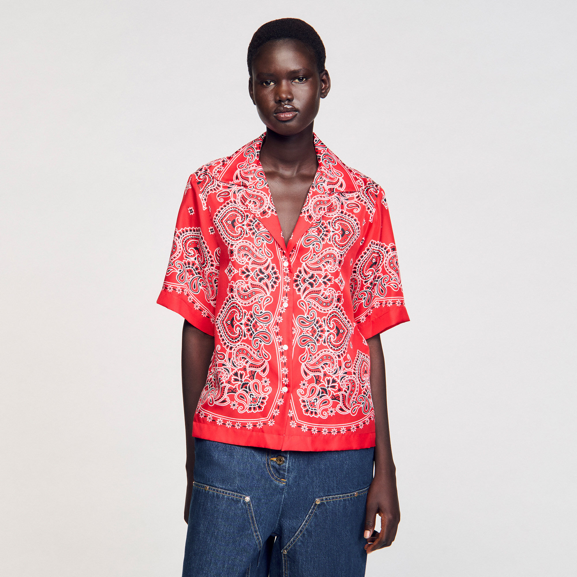 Camisa con estampado de bandana