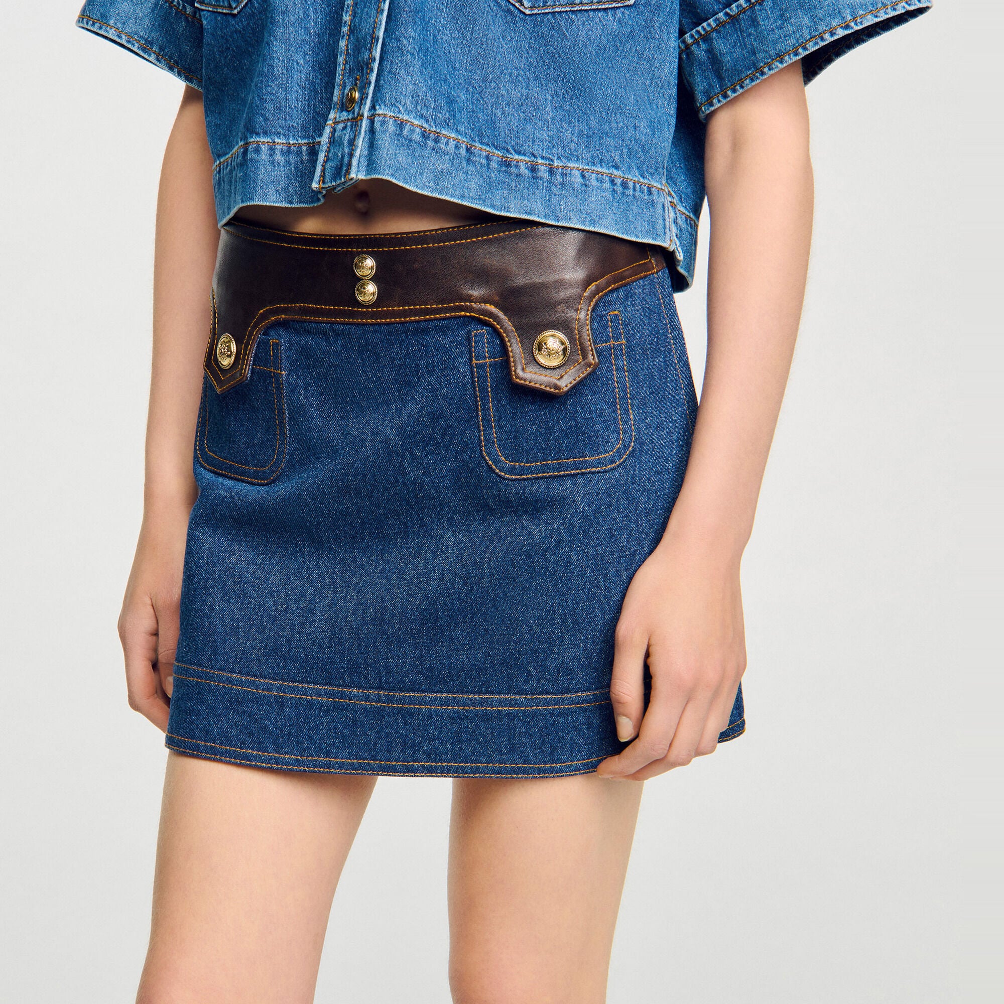 Falda corta de denim y cuero - Mujer | Sandro