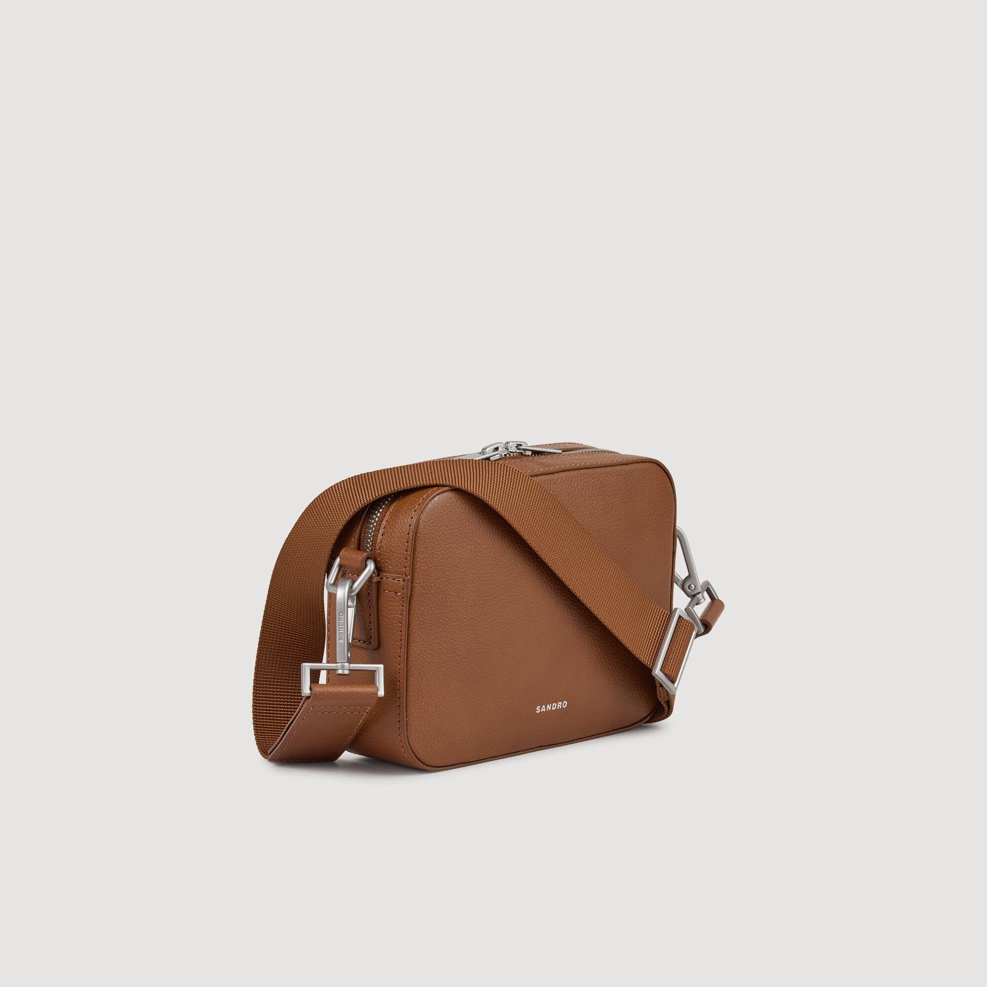 Bolso pequeño de cuero granulado