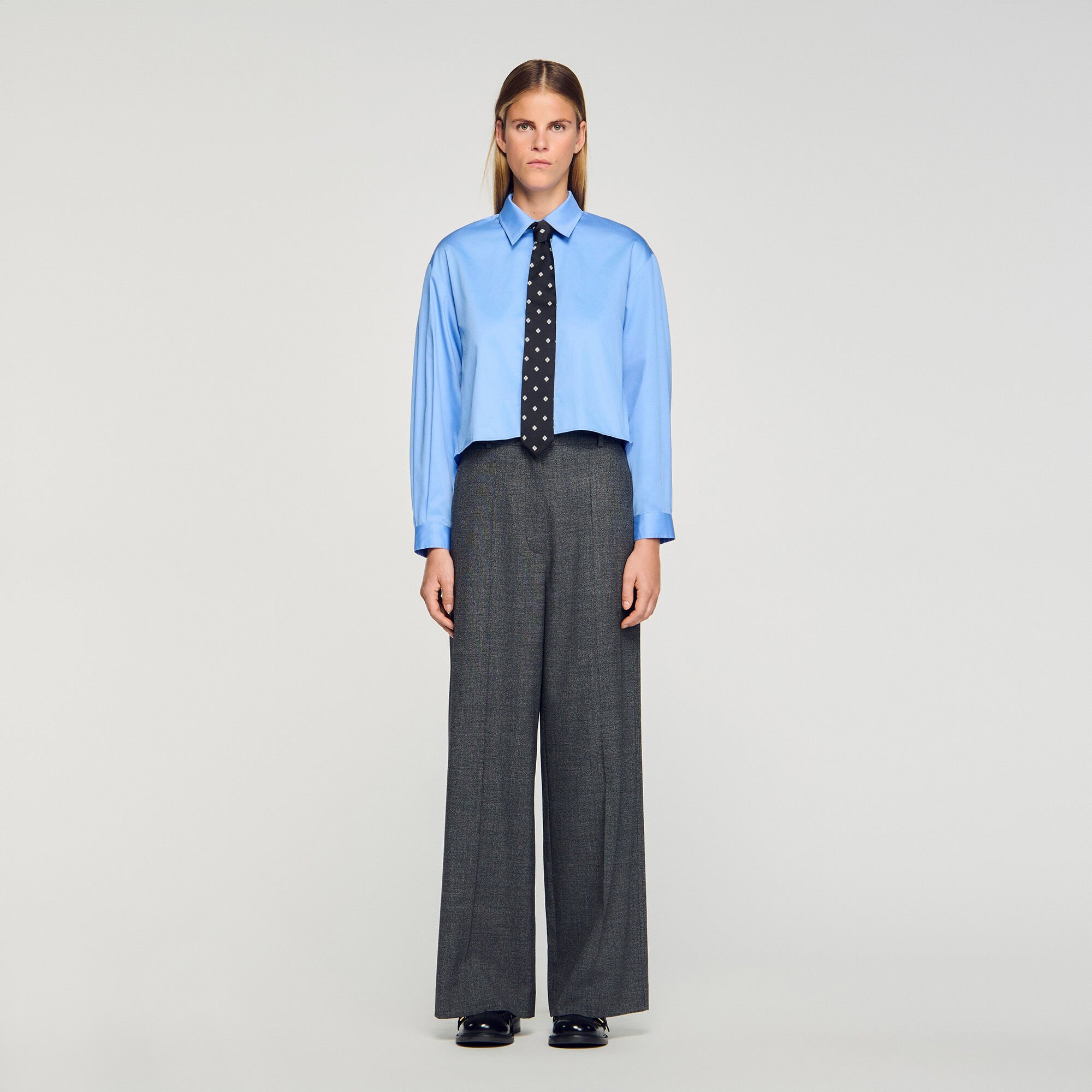 Pantalón recto y ancho