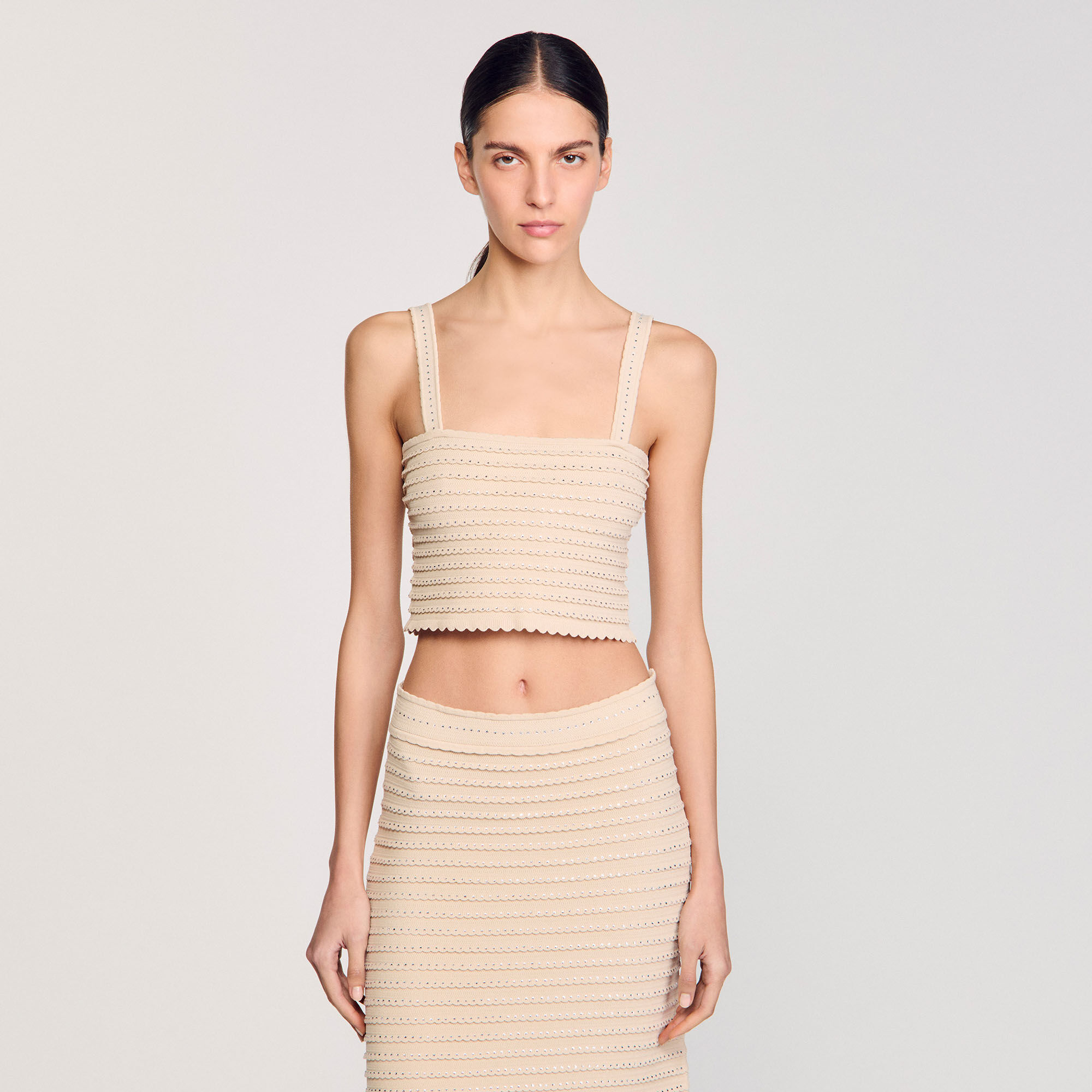 Top corto de punto con strass