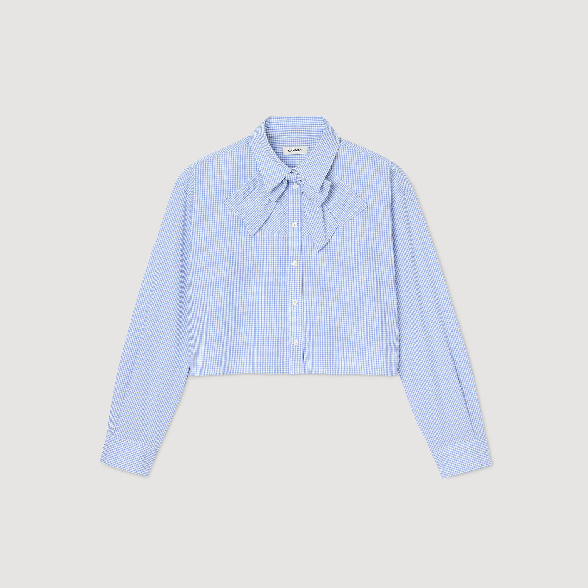 Camisa con lazo en el cuello