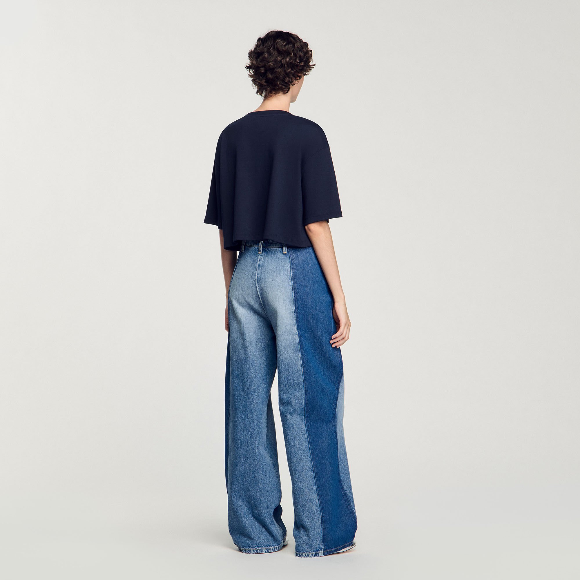 Camiseta con pedrería