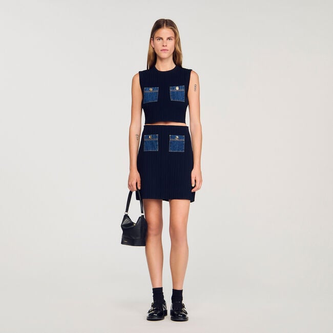 Top de punto y denim