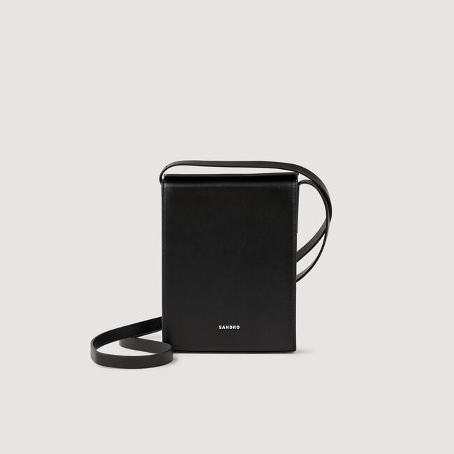 Funda con bandolera de piel