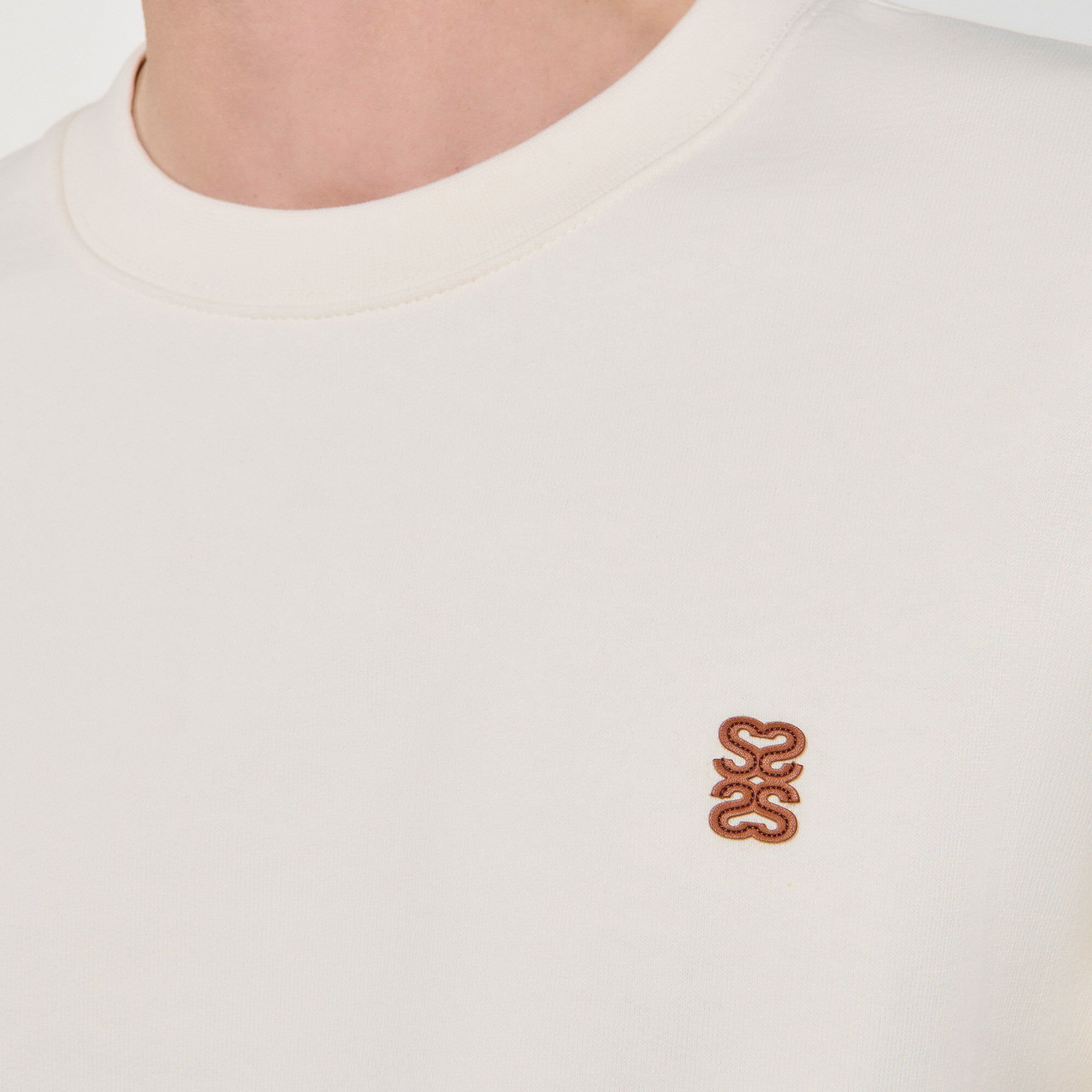 Sudadera oversize con parche de cuero