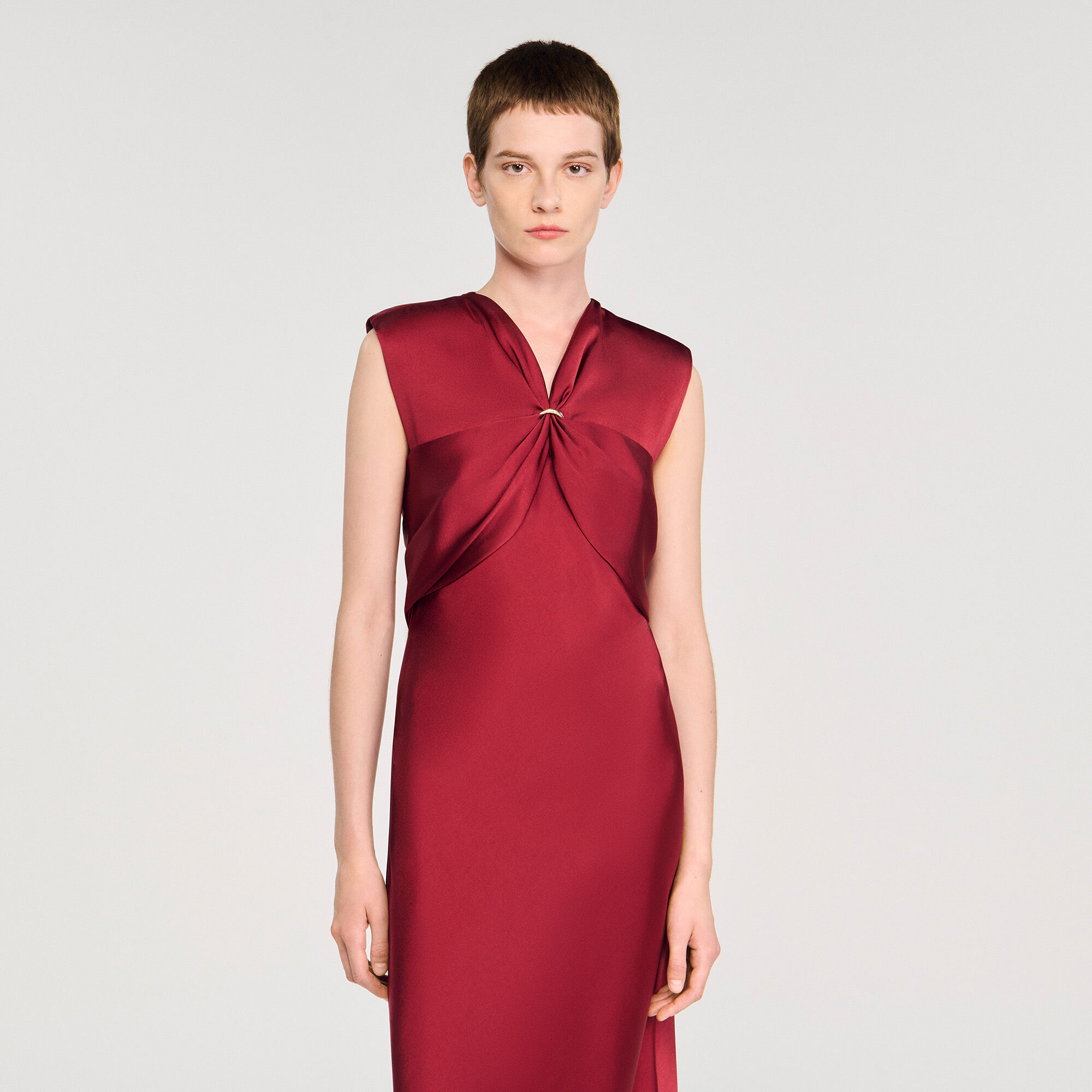 Vestido largo con cuello en V