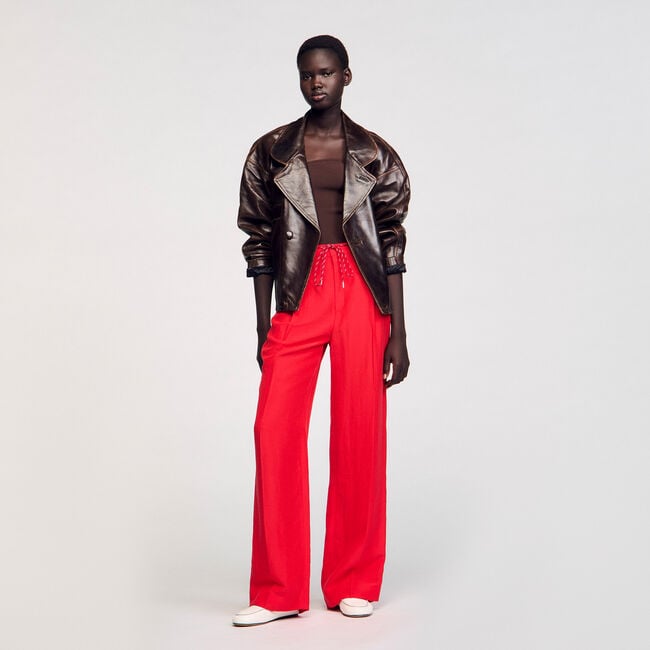 Pantalones con cinturón tipo cordón