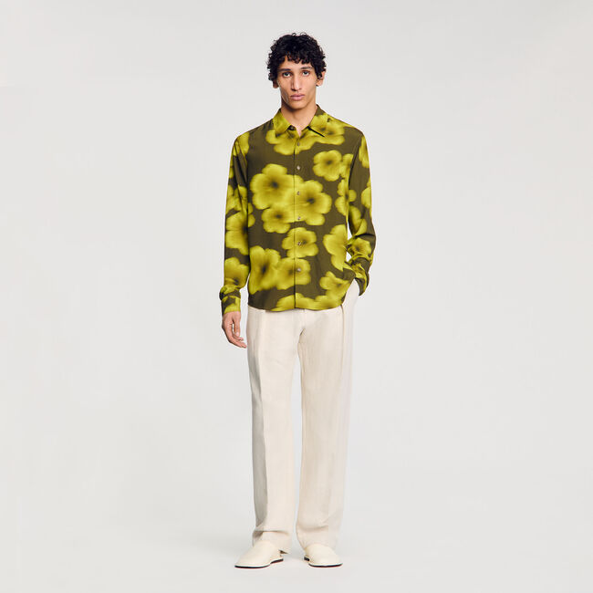 Camisa fluida con flores estampadas