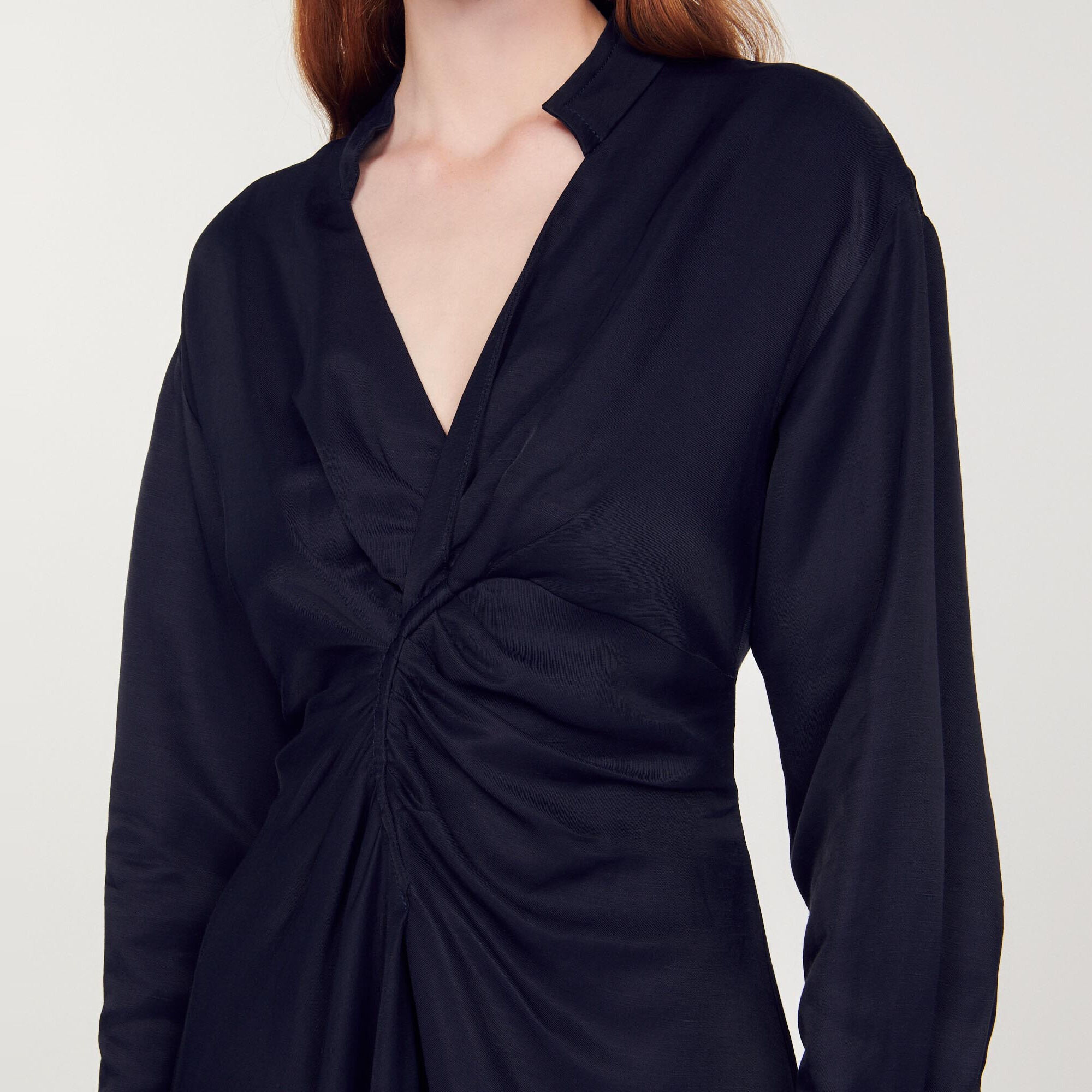Vestido corto de manga larga