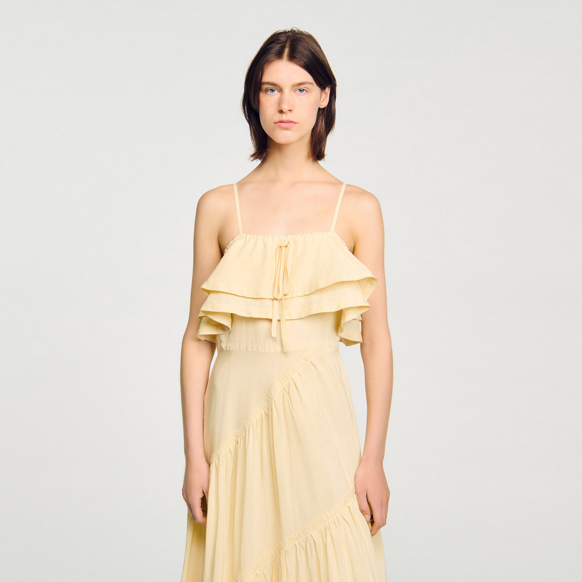 Vestido largo con volantes