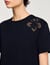 Camiseta con bordado de flor