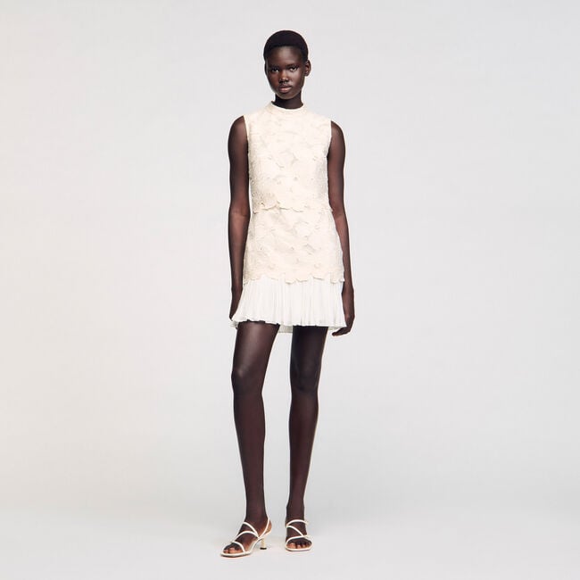 Vestido corto de guipur