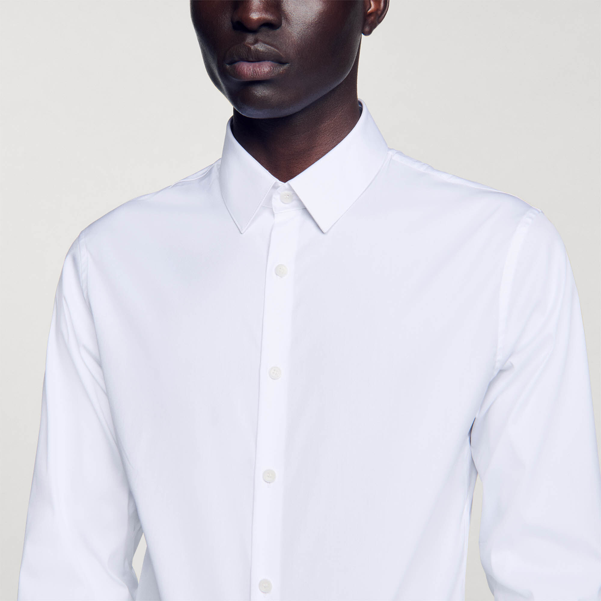 Camisa ajustada de algodón stretch