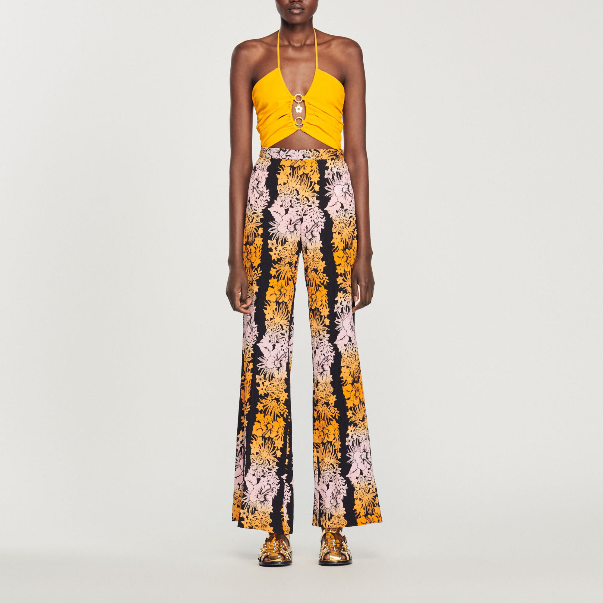 Pantal&oacute;n fluido con estampado Hawa&iuml;