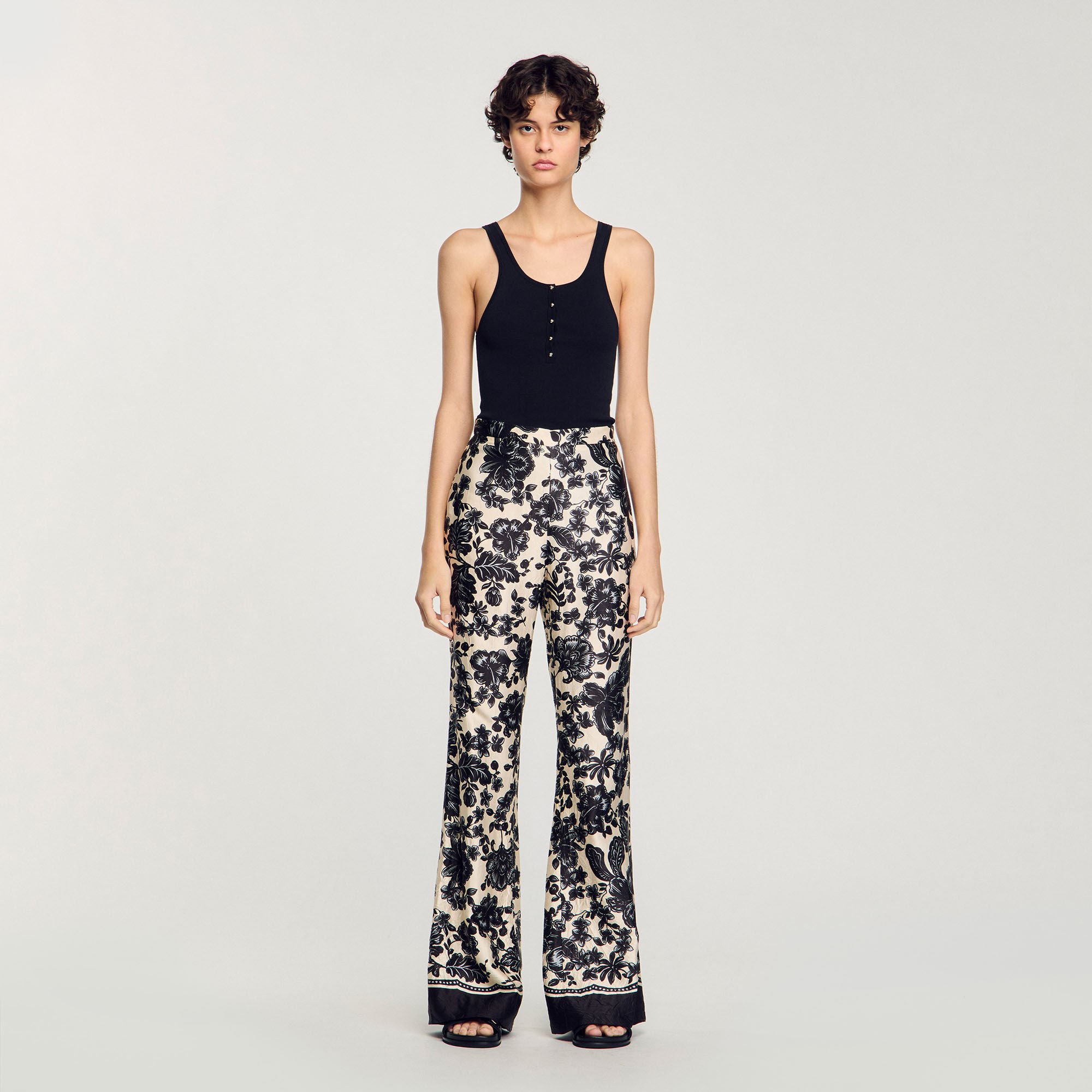 Pantalón con estampado floral