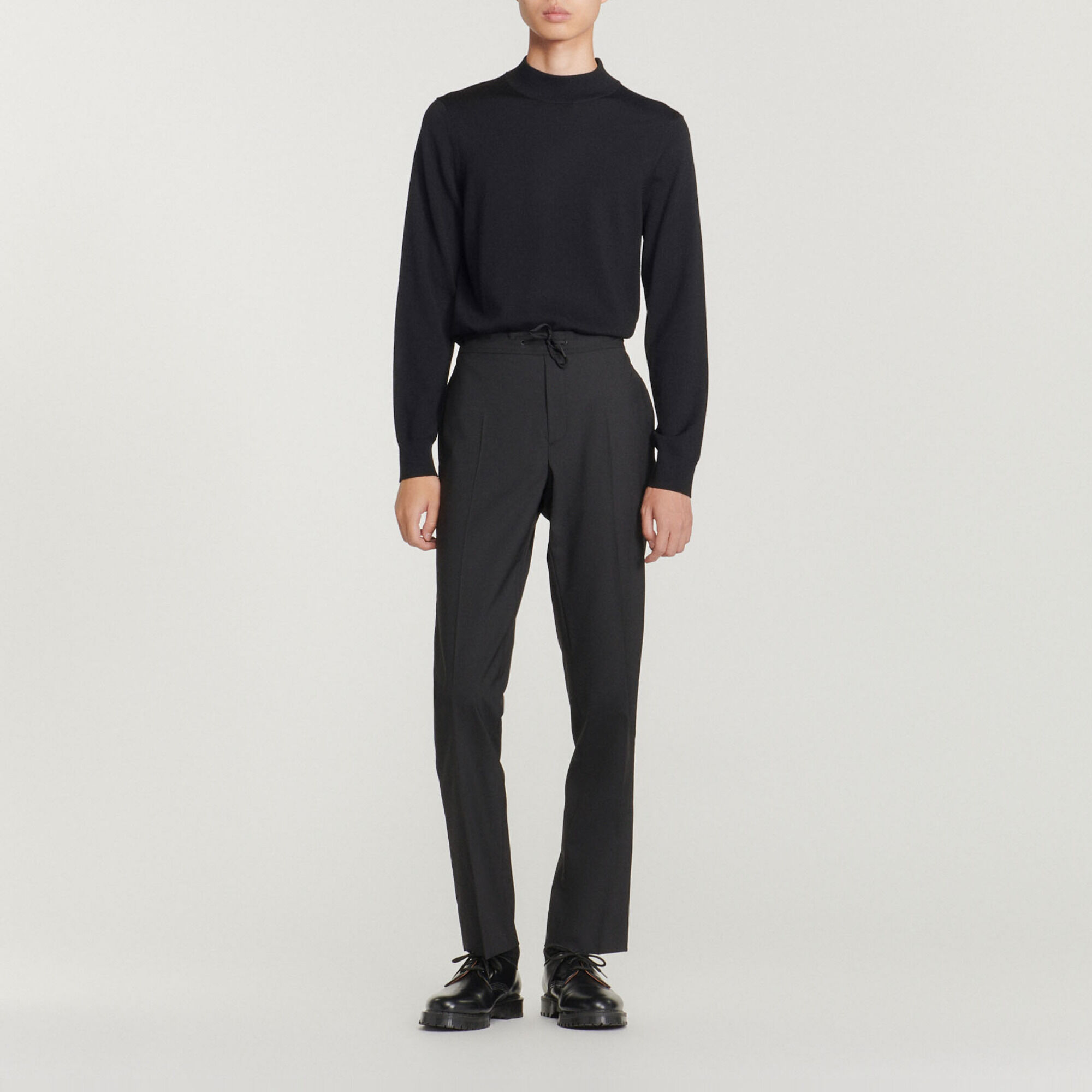 Pantalón con un elástico en la cintura