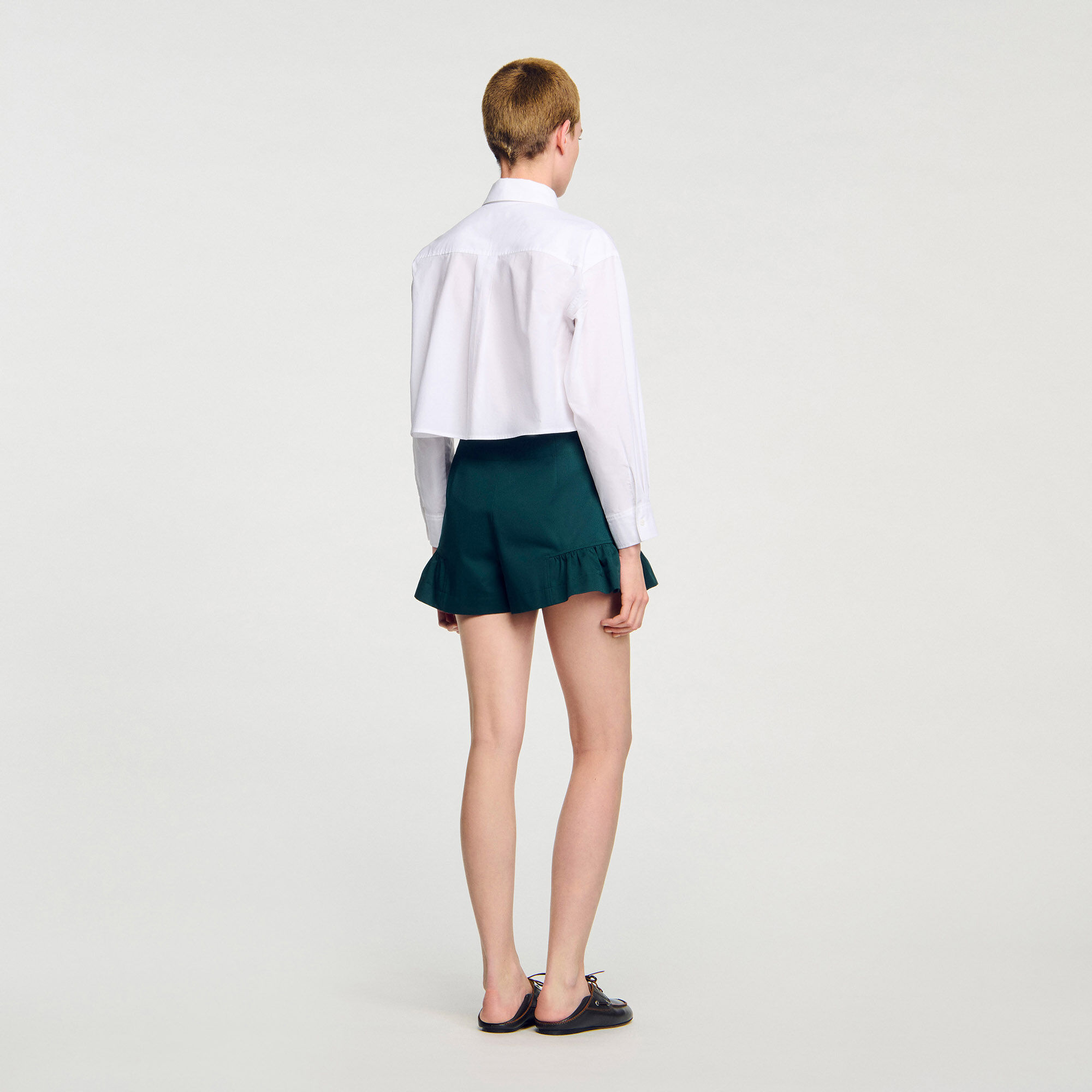 Pantalón corto con volantes