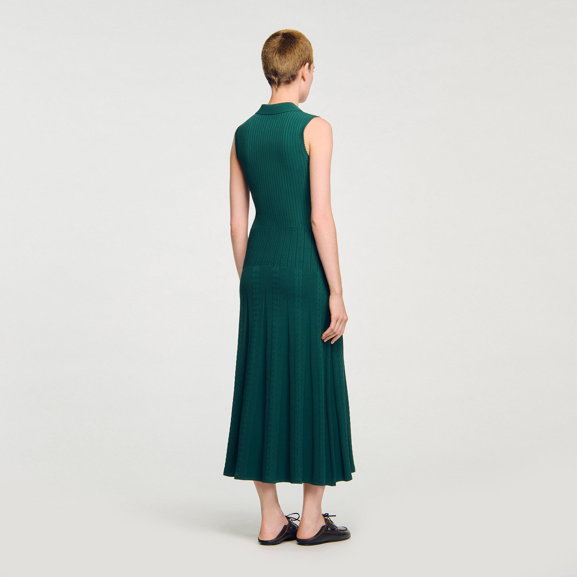 Vestido de punto con cuello polo