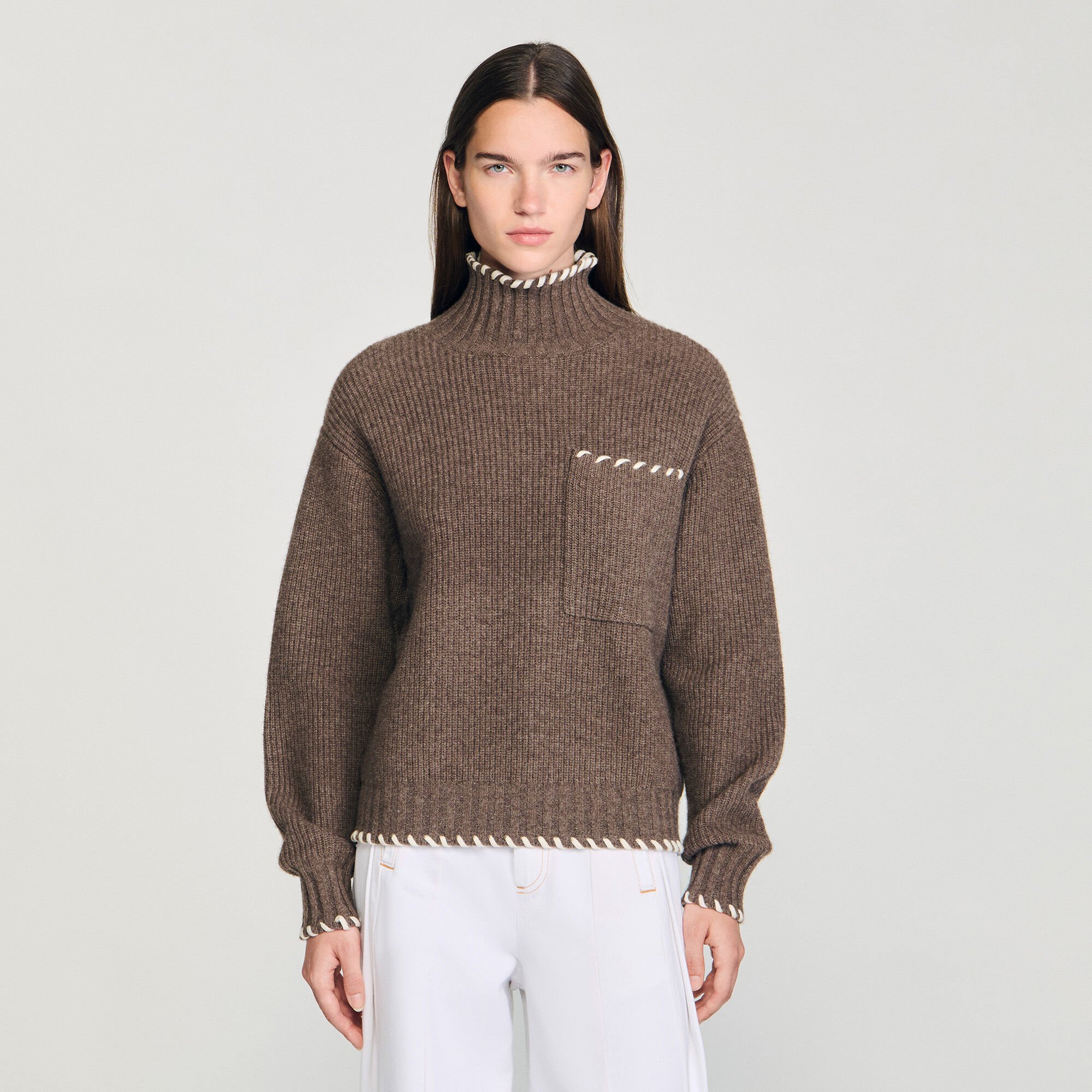 Jersey ancho de cuello alto