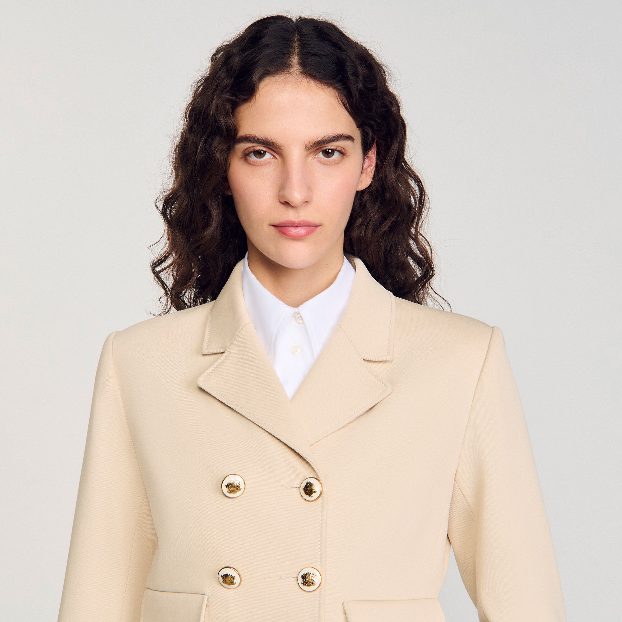 Chaqueta corta con botones