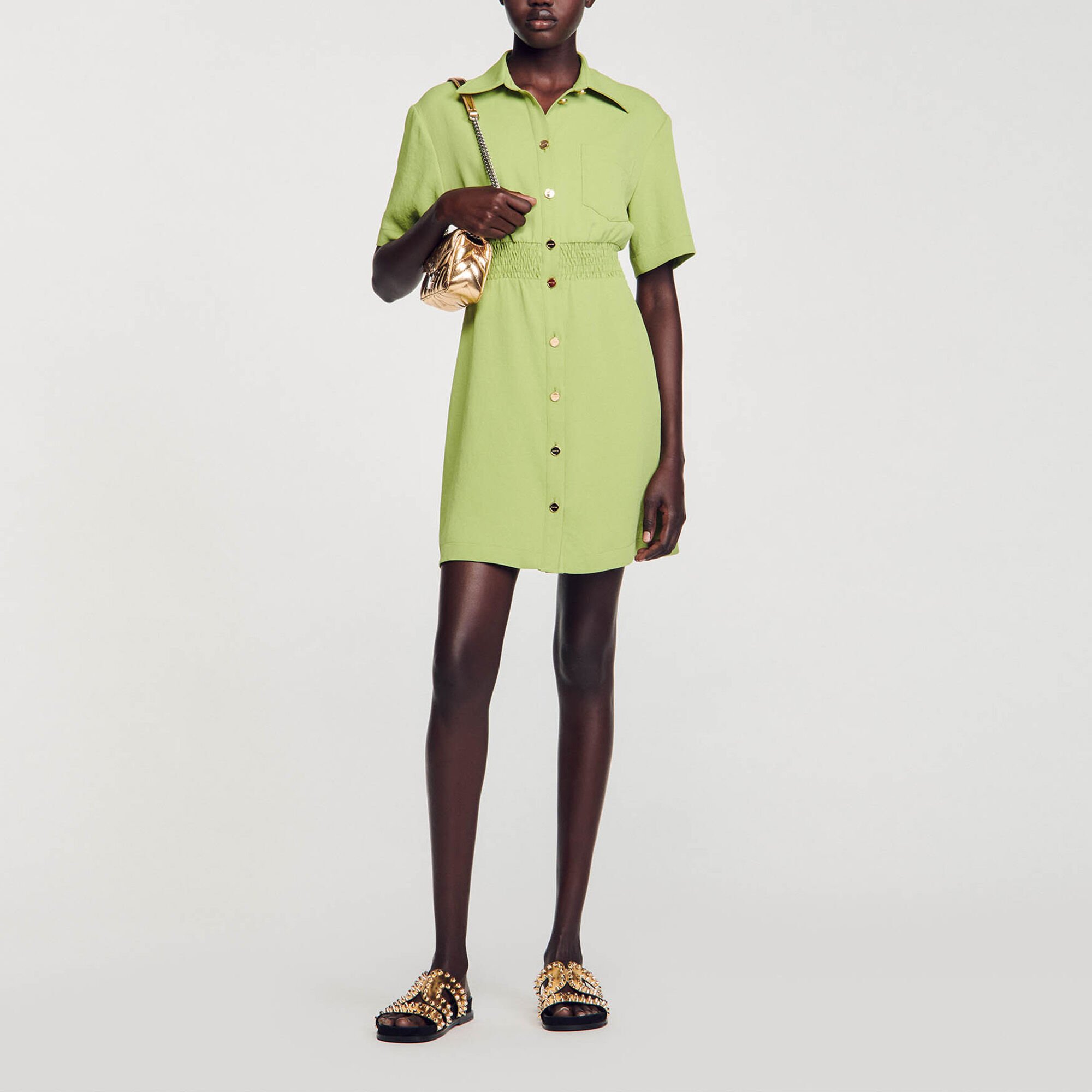 Vestido corto abotonado