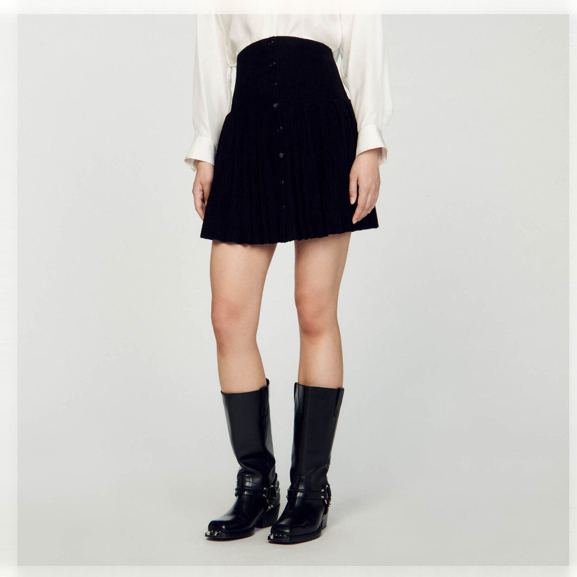 Falda corta de punto de terciopelo