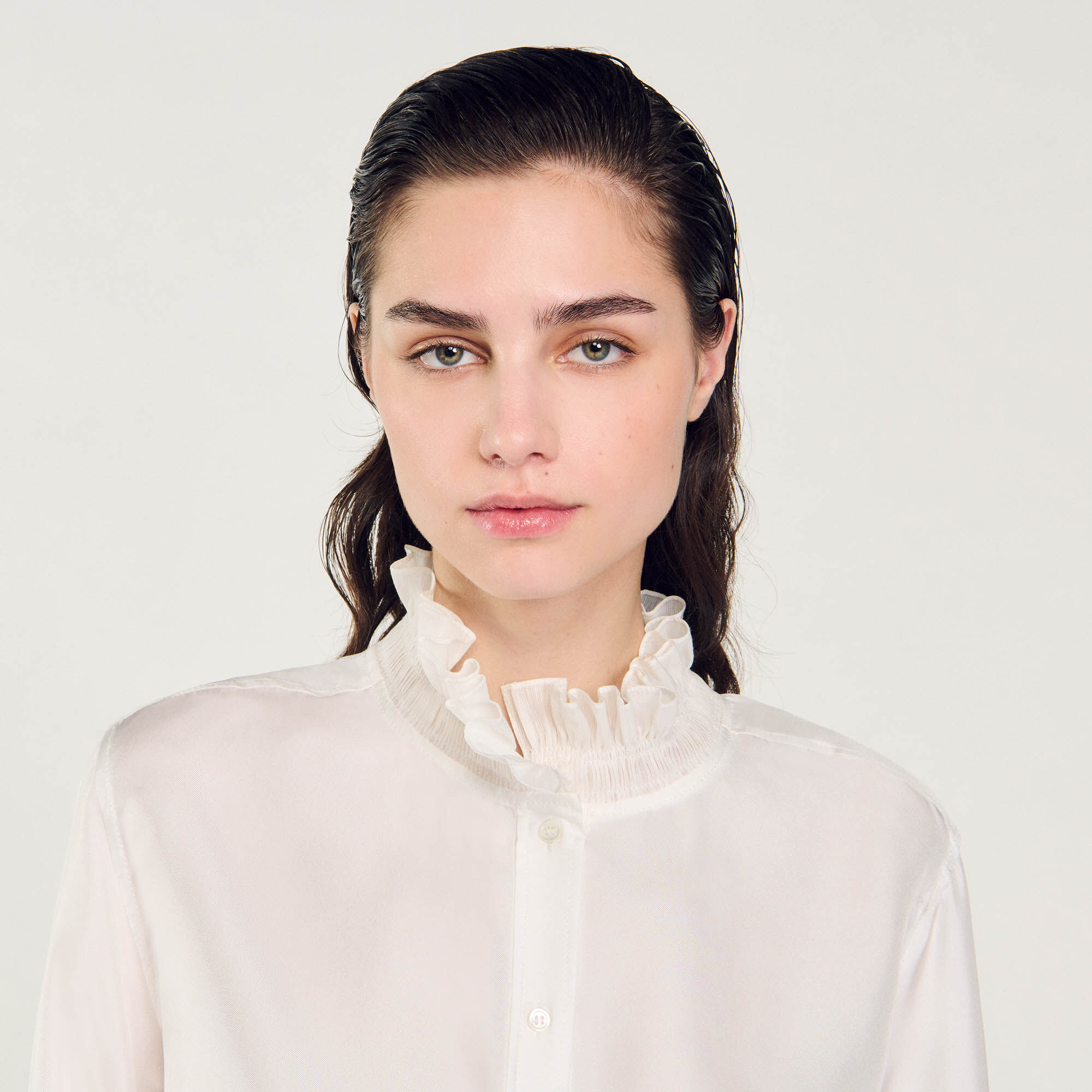 Camisa seda con cuello fruncido