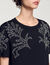 Camiseta con detalles bordados