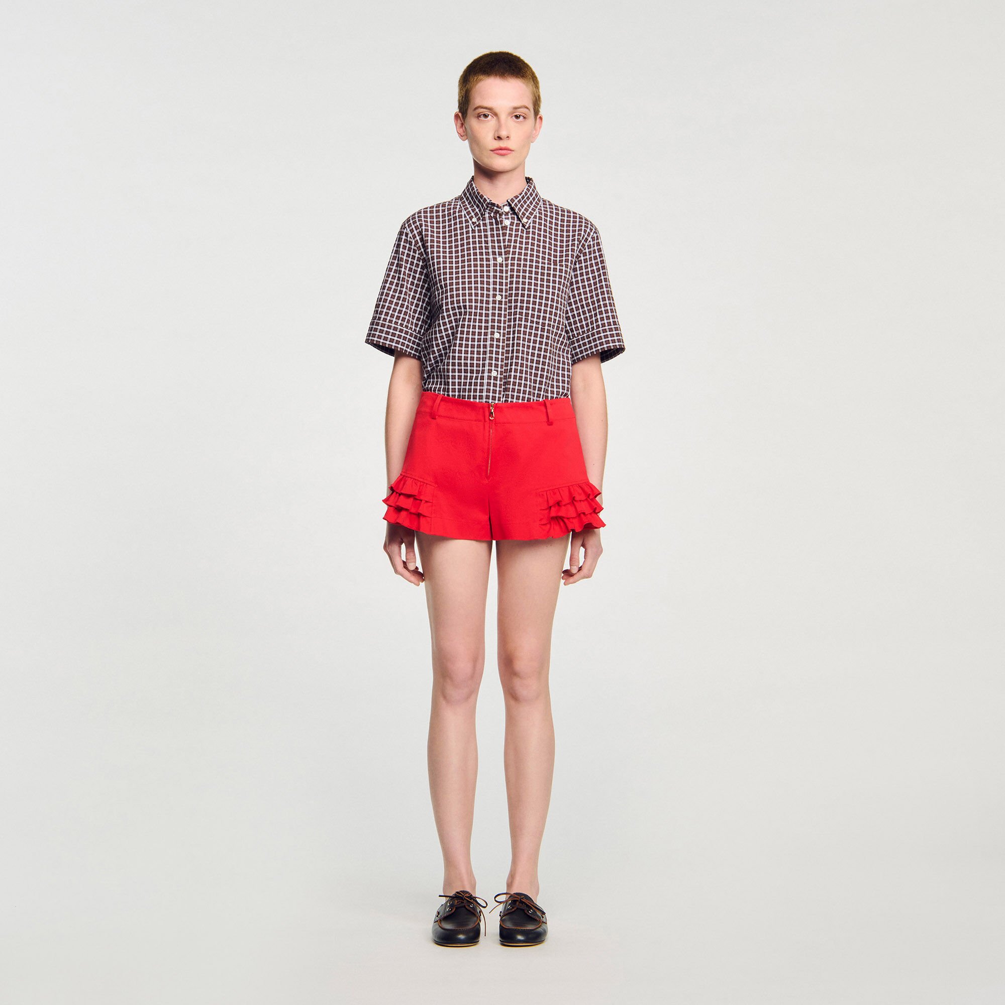 Pantalón corto con volantes