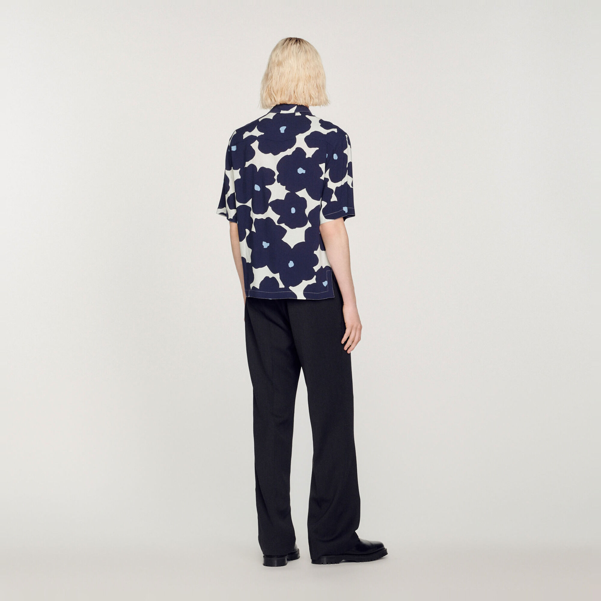 Camisa con estampado floral